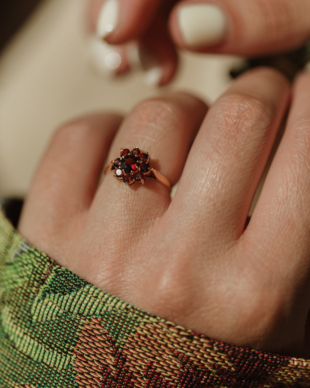 Rosetta 1974 Vintage 9ct Gold Garnet Cluster Ring