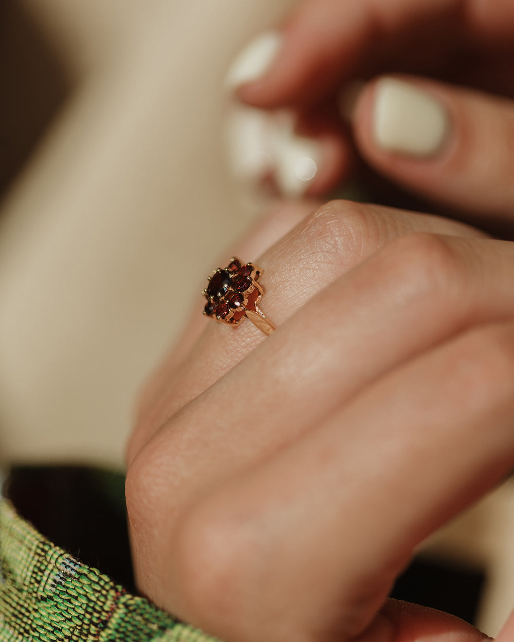 Rosetta 1974 Vintage 9ct Gold Garnet Cluster Ring
