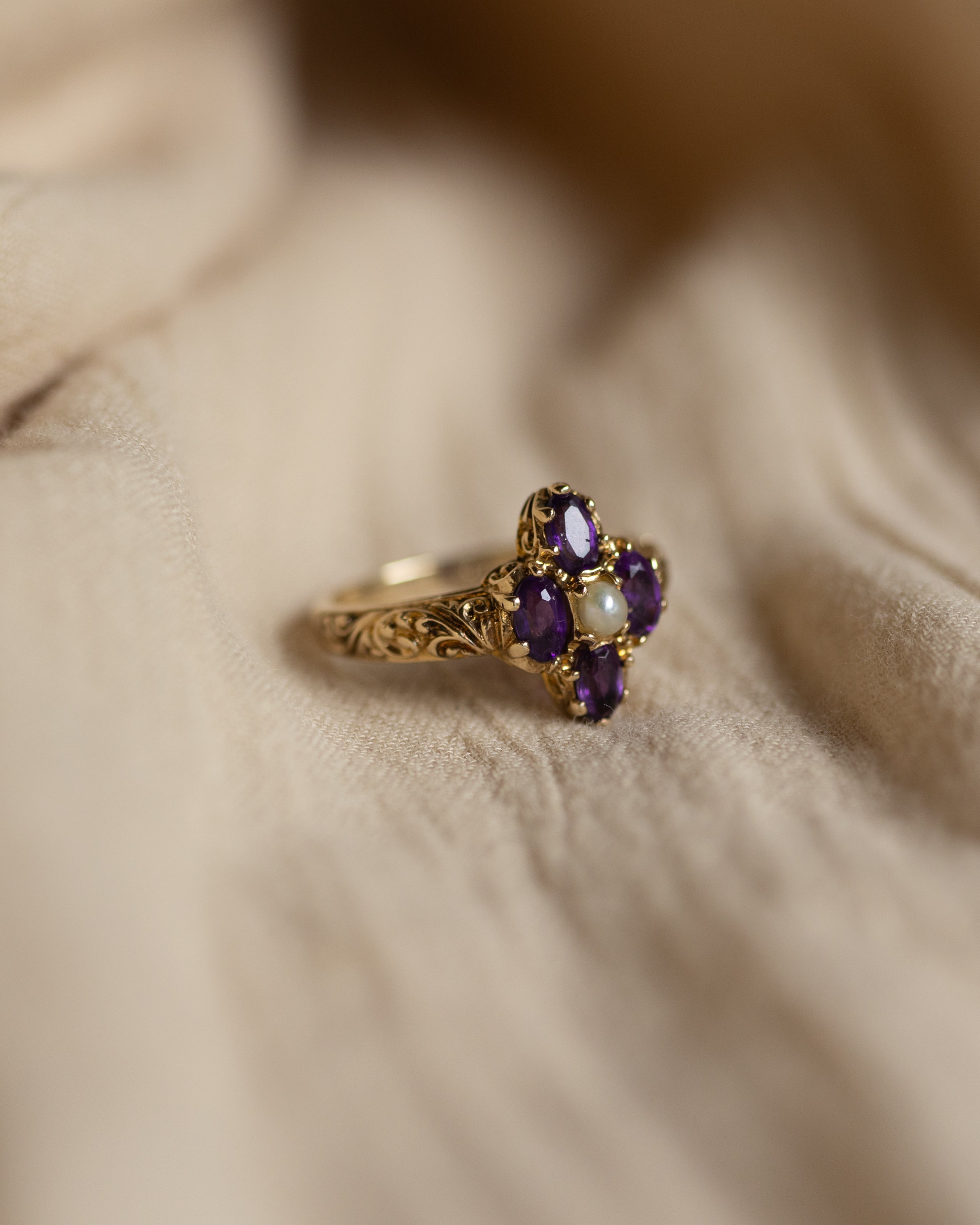 Clemency 1975 Vintage 9ct Gold Amethyst & Pearl Cluster Ring