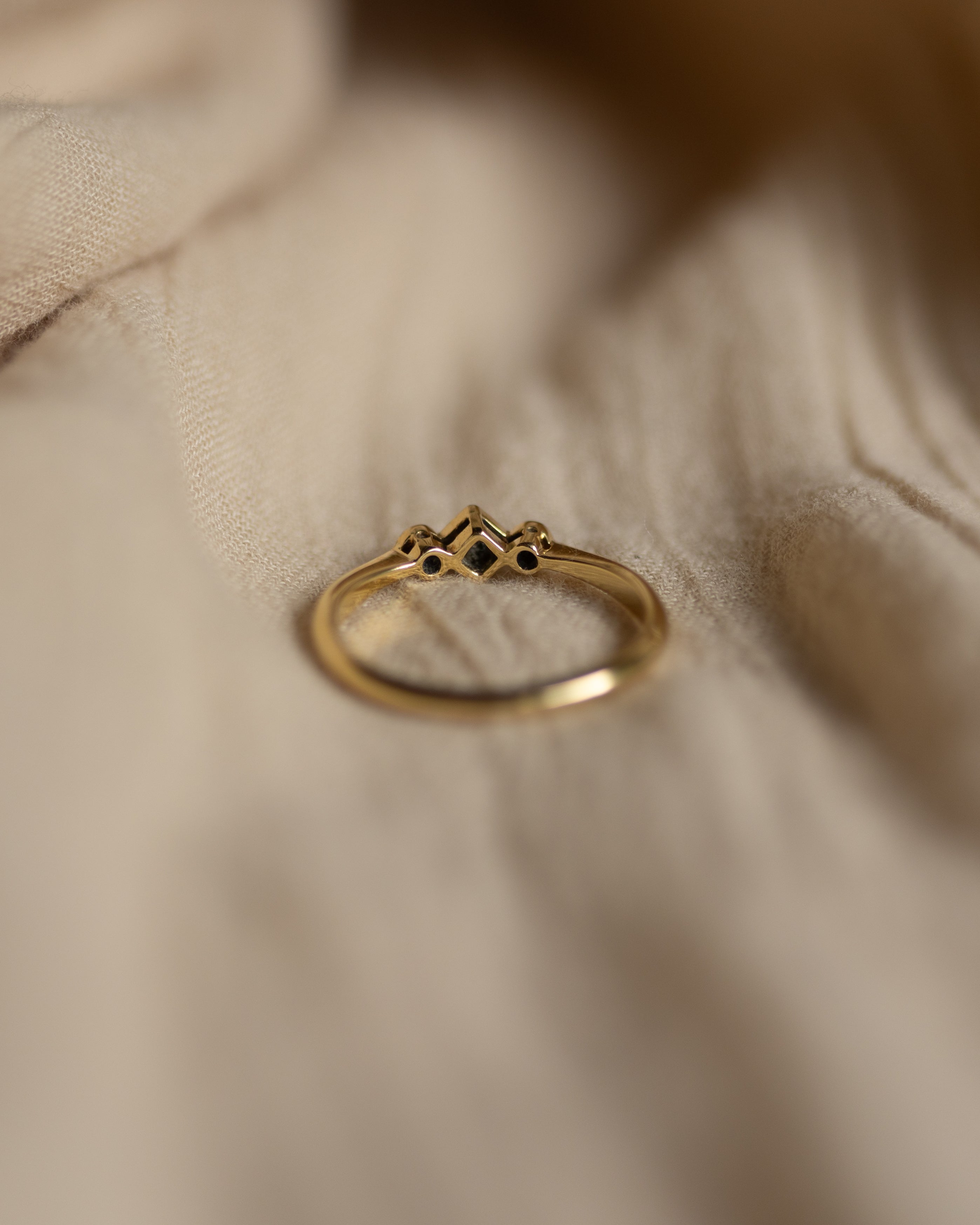 Hildegarde Antique Art Deco 18ct Gold Diamond Trilogy Ring