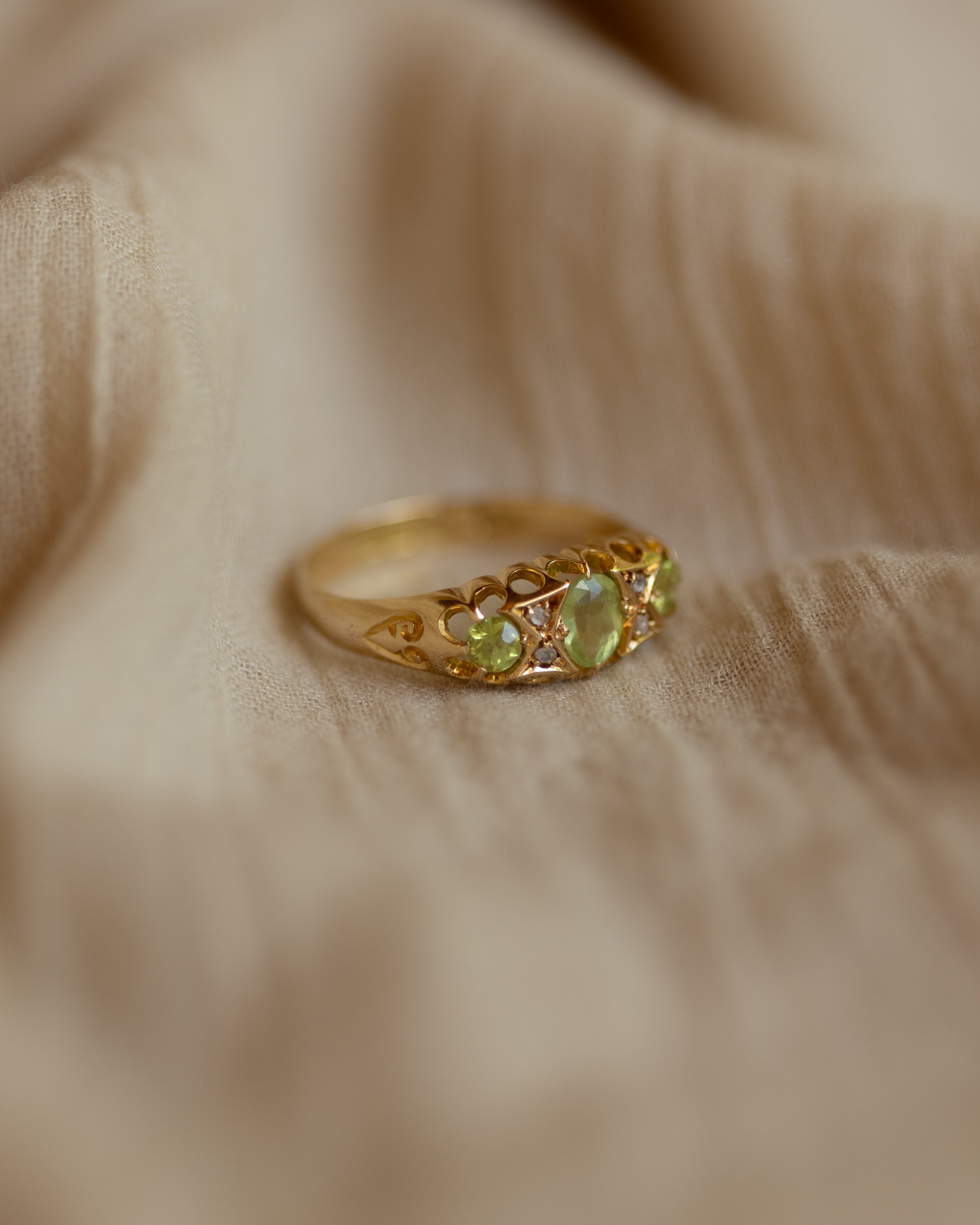 Catherine Vintage 18ct Gold Peridot & Diamond Seven Stone Ring