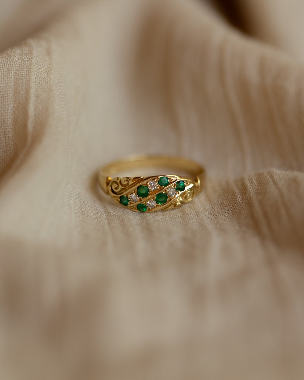 Zinnia 1973 Vintage 18ct Gold Emerald & Diamond Ten Stone Ring