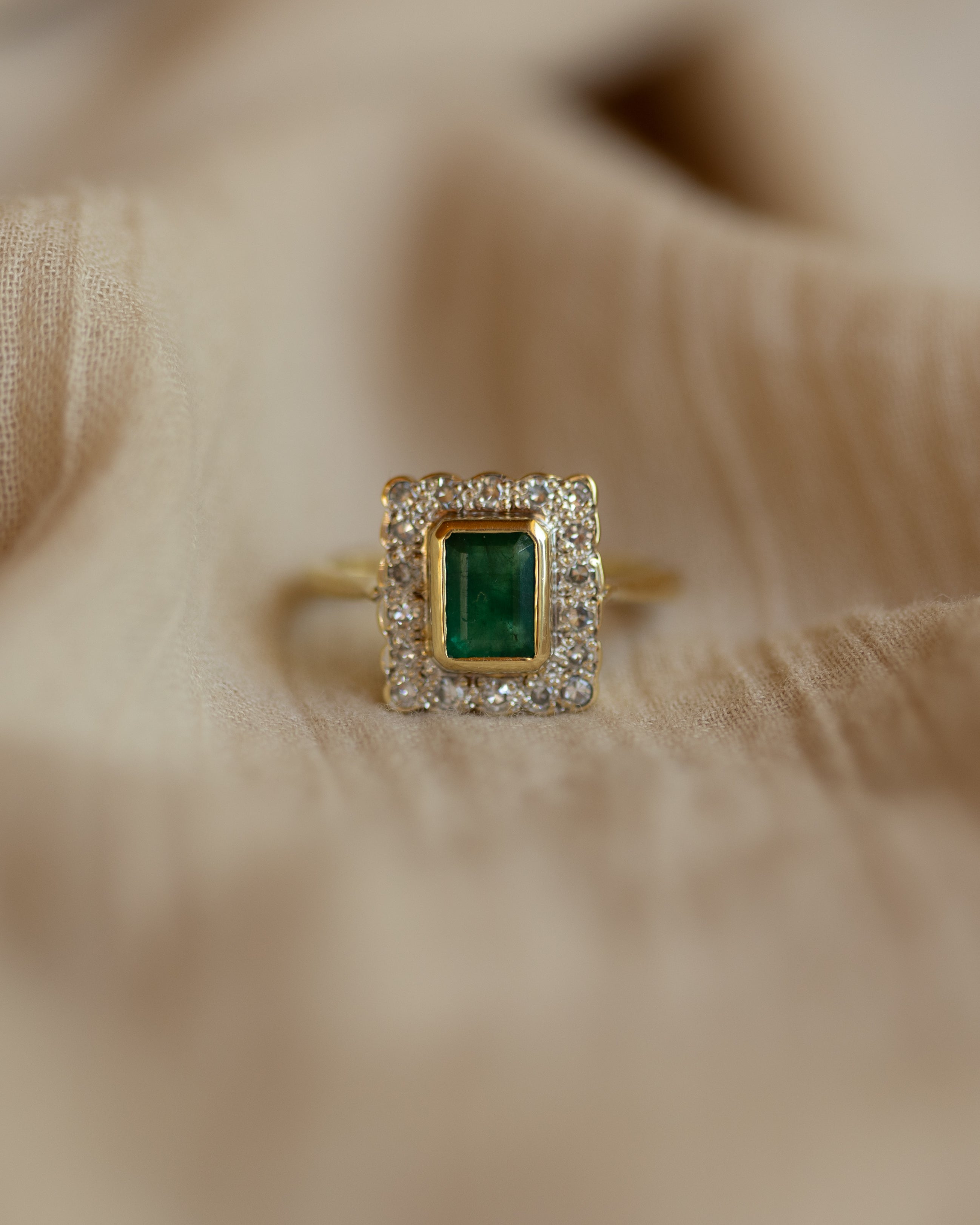 Elspeth 1996 Vintage 18ct Gold Emerald & Diamond Cluster Ring