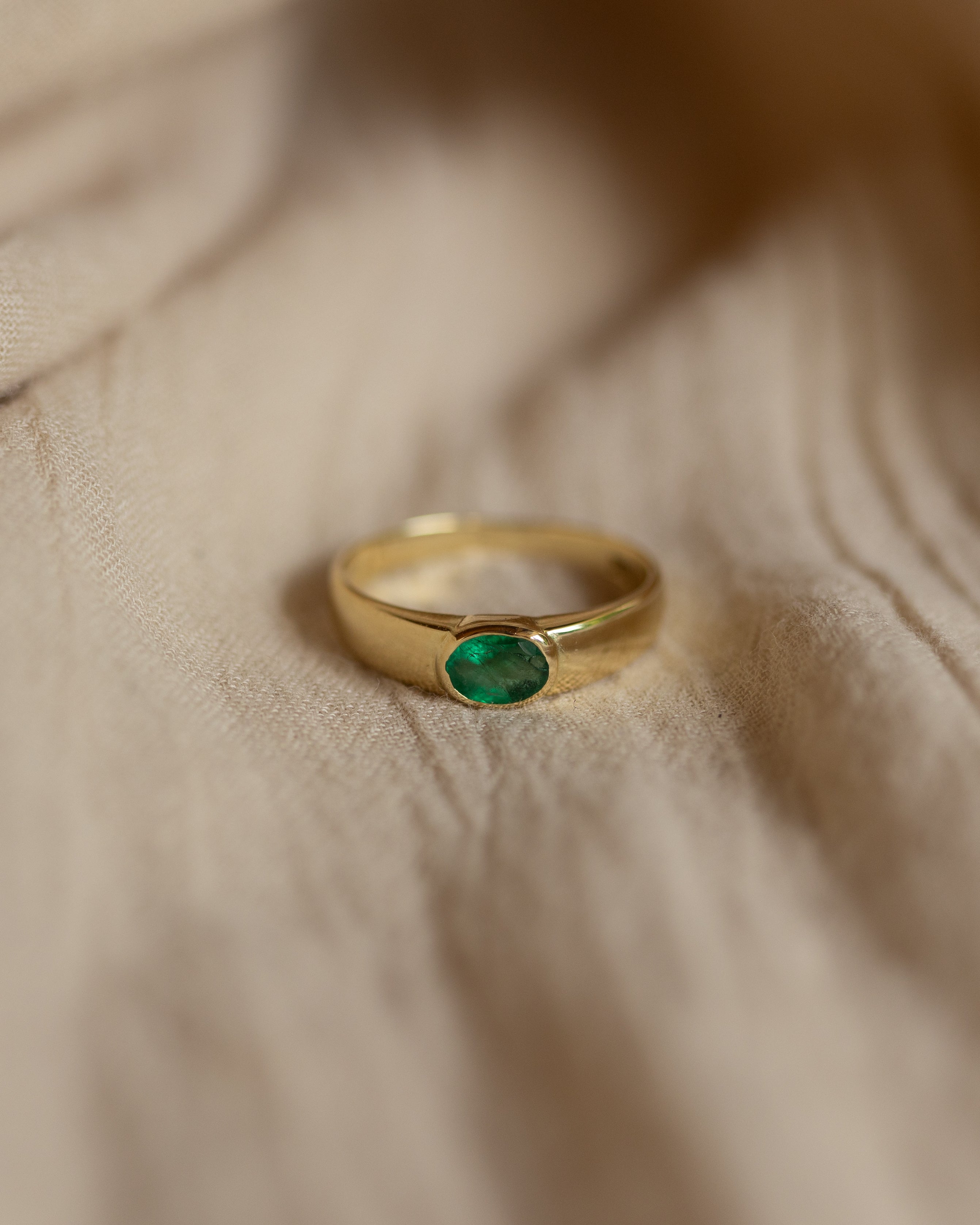Image of Josephine Vintage 18ct Gold Emerald Single Stone Ring