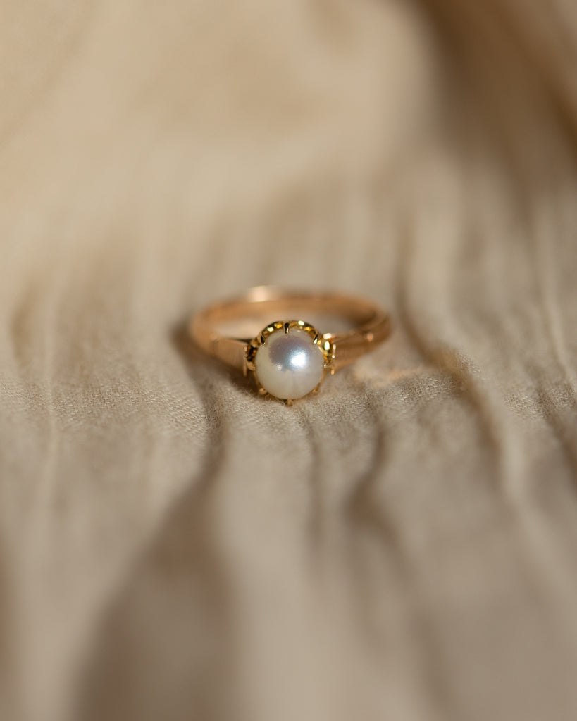 Honey Vintage 18ct Gold Pearl Single Stone Ring