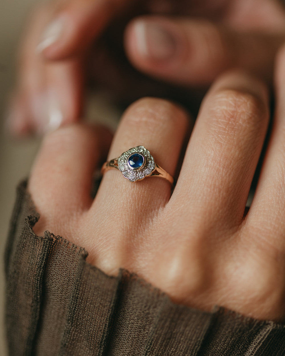 Ivy Vintage 9ct Gold Sapphire & Diamond Cluster Ring