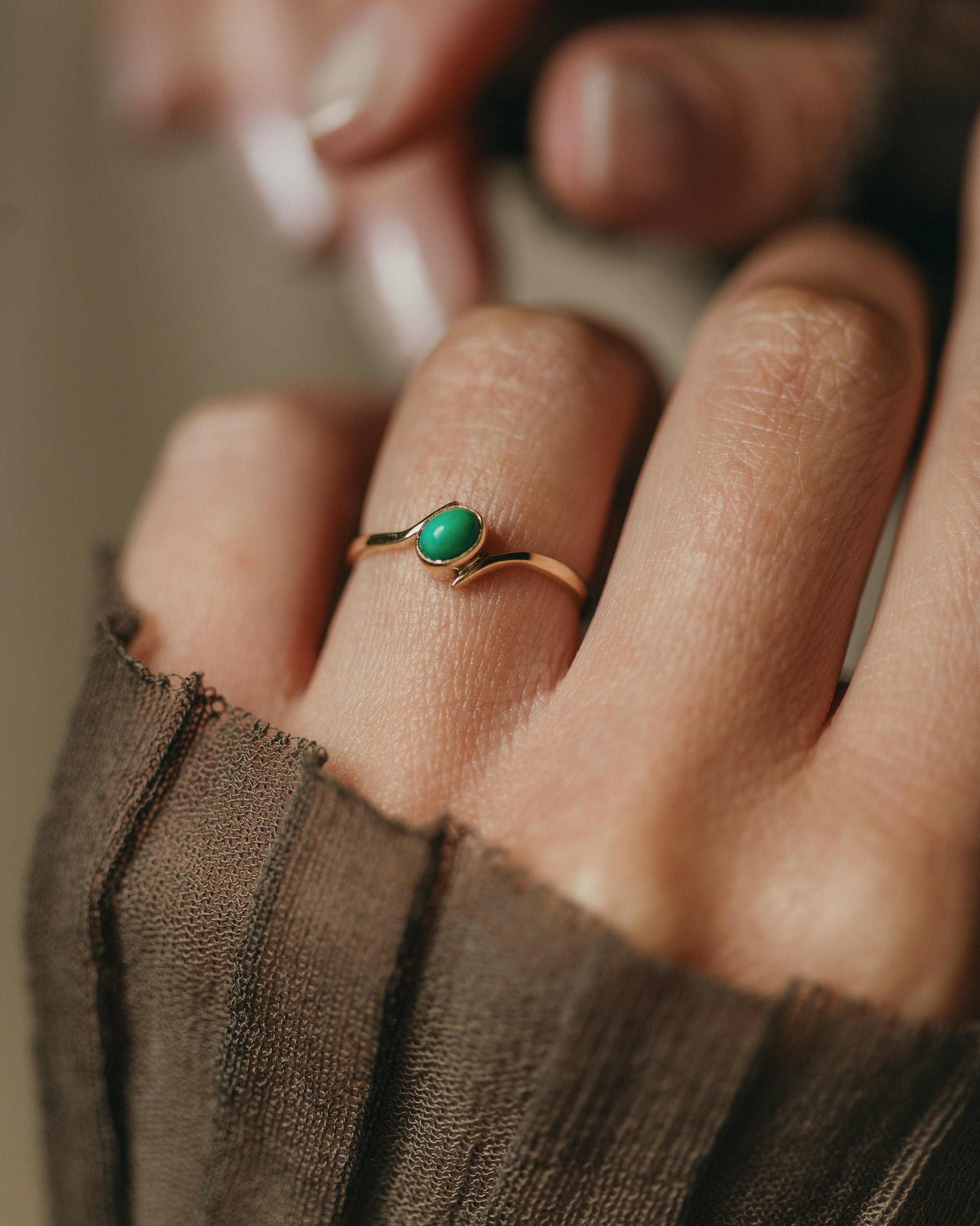 Image of Eva 1985 Vintage 9ct Gold Turquoise Single Stone Ring
