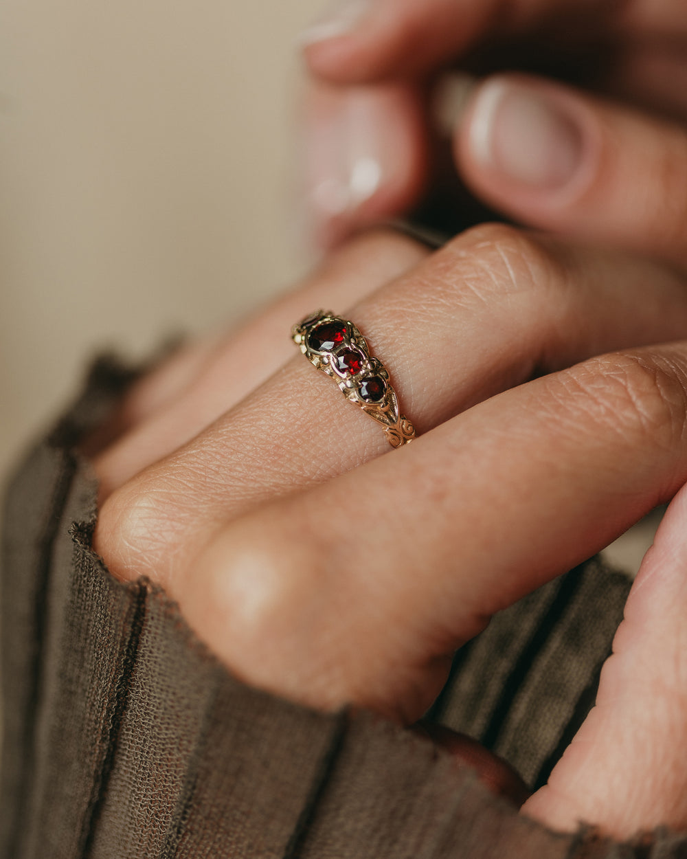 Hilda 1973 Vintage 9ct Gold Garnet Five Stone Ring