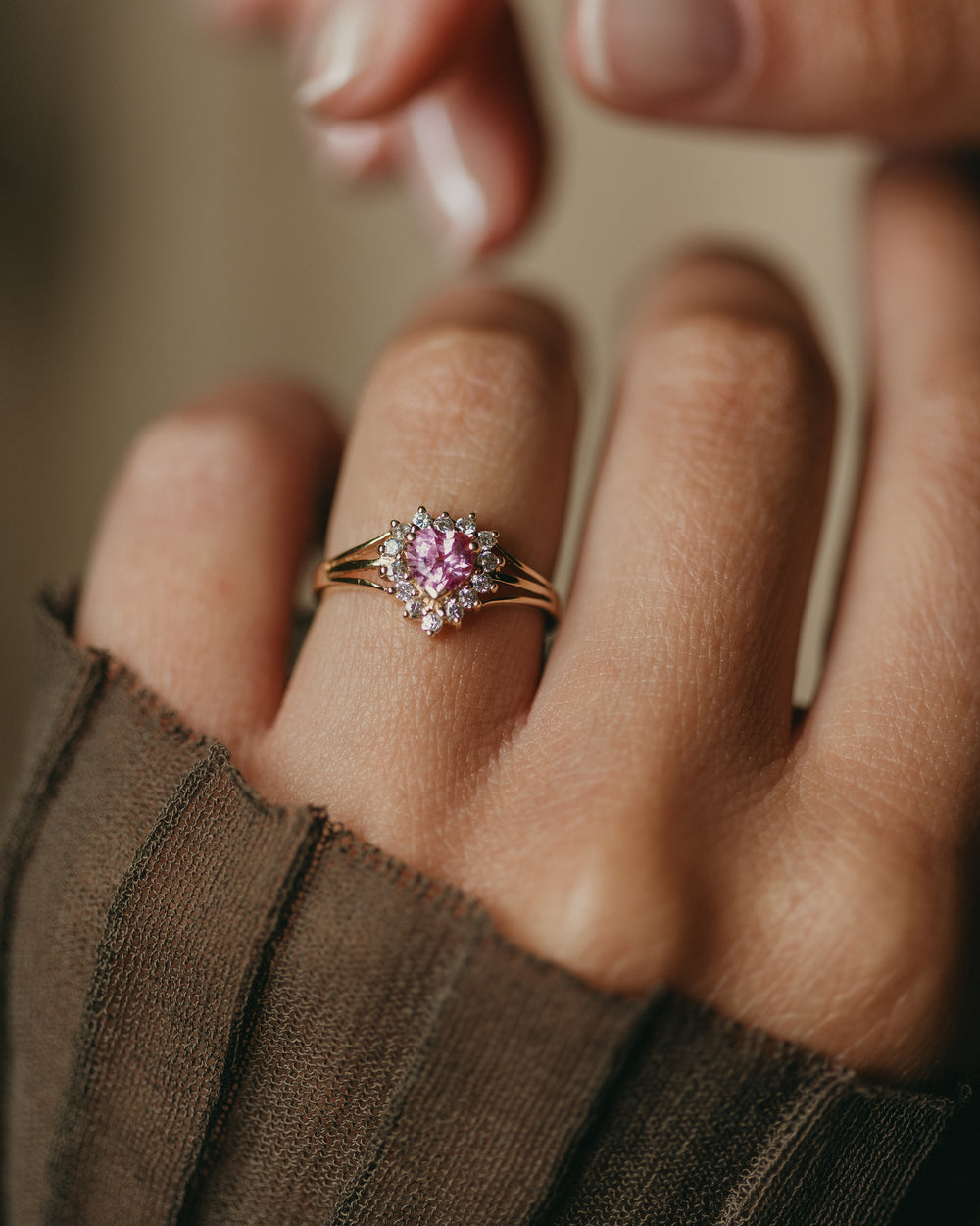 Clarisse Vintage 9ct Gold Ruby & CZ Heart-Shaped Cluster Ring