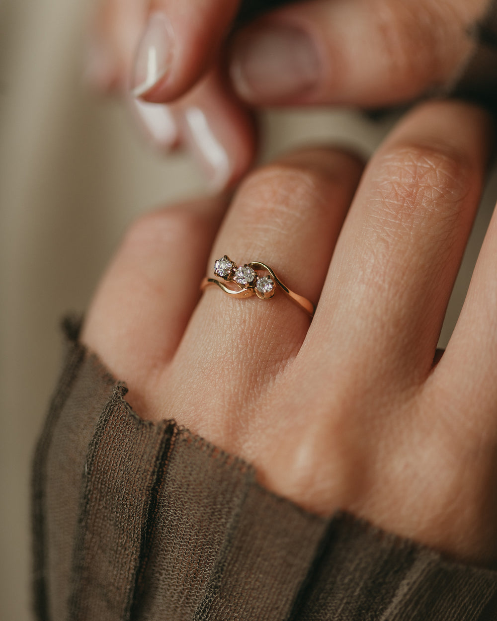 Ophélie Antique 18ct Gold Trilogy Diamond Twist Ring