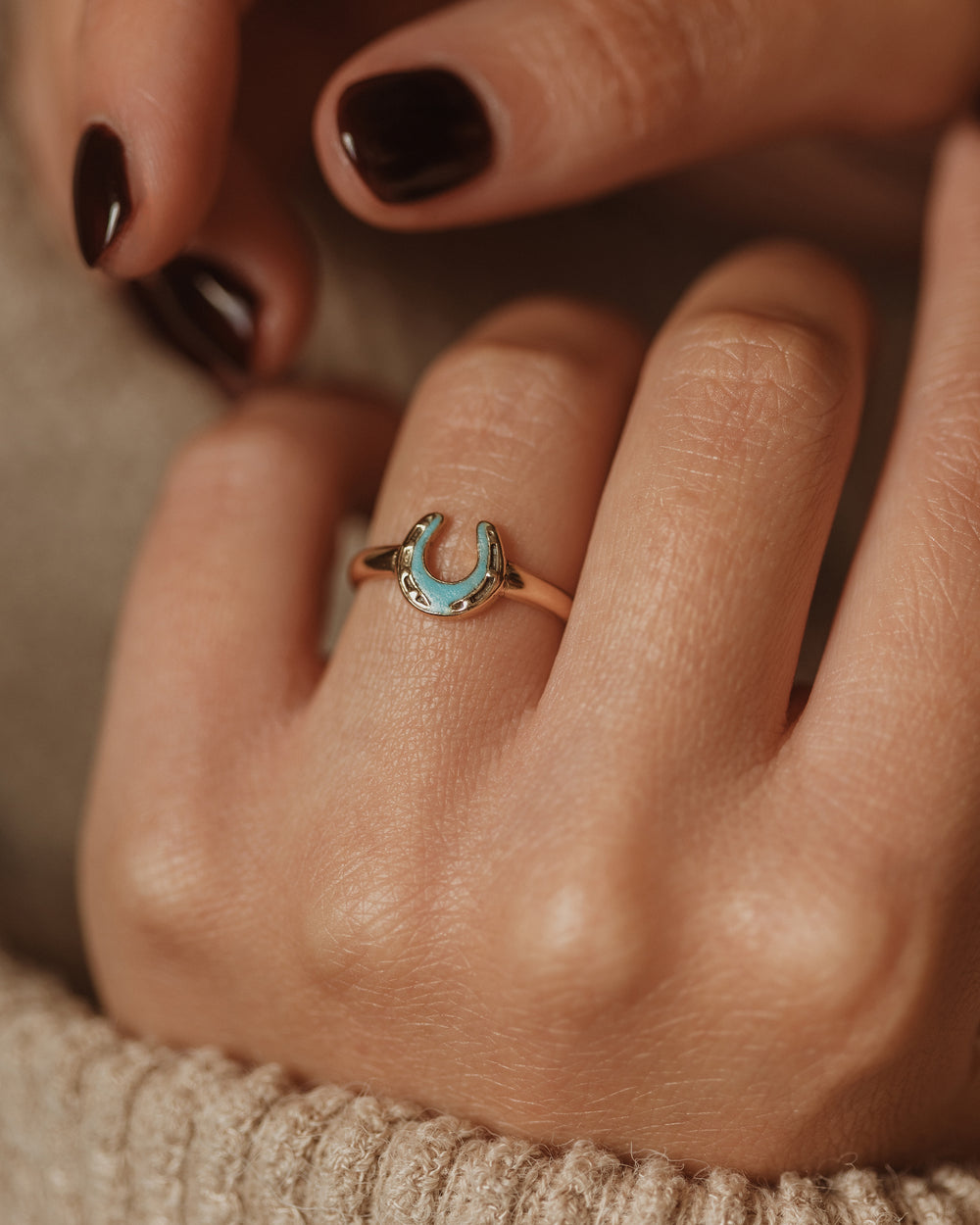 Anais Antique 14ct Gold Blue Enamel Horseshoe Ring