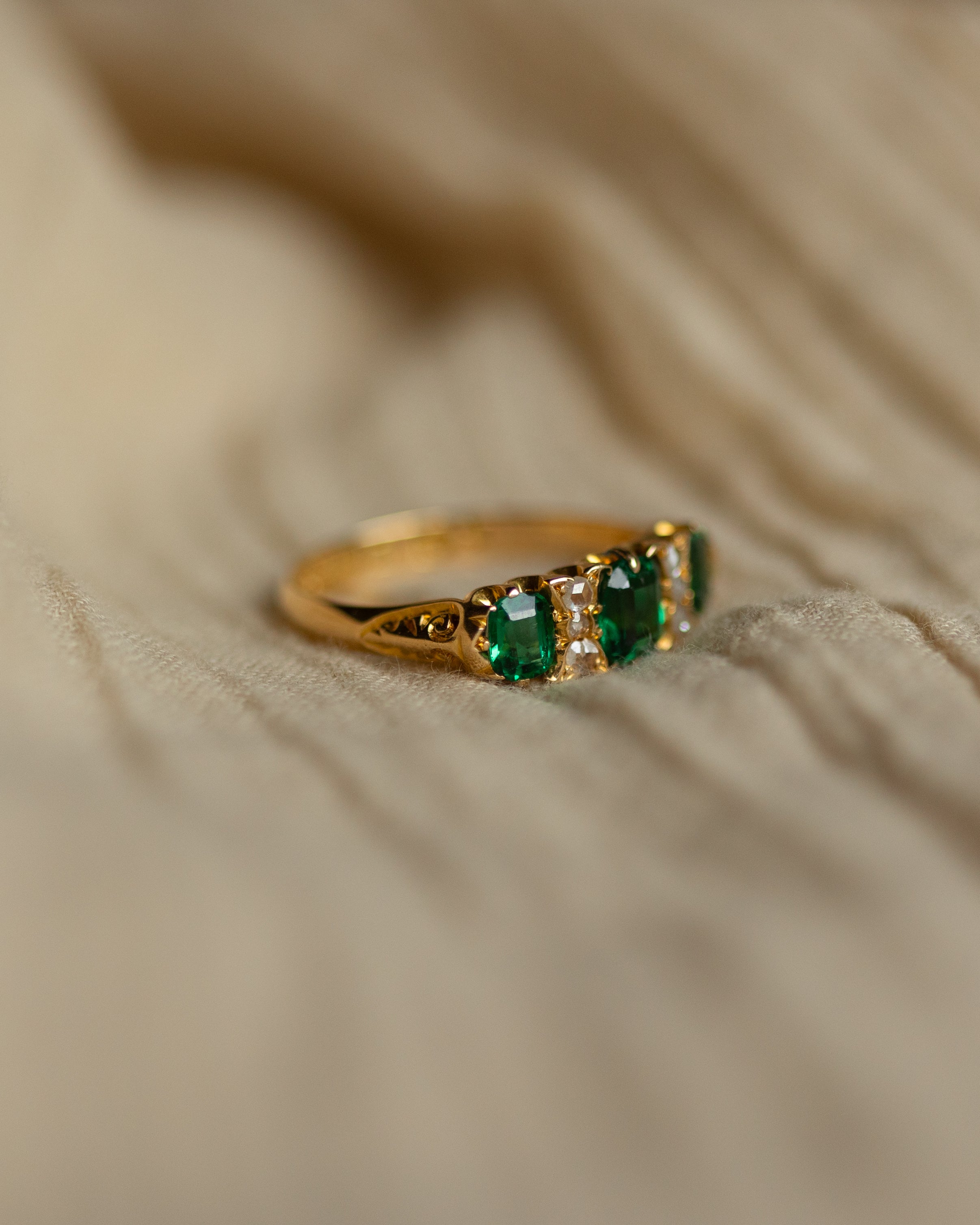 Regina 1903 Antique 18ct Gold Green Paste & Diamond Trilogy Ring