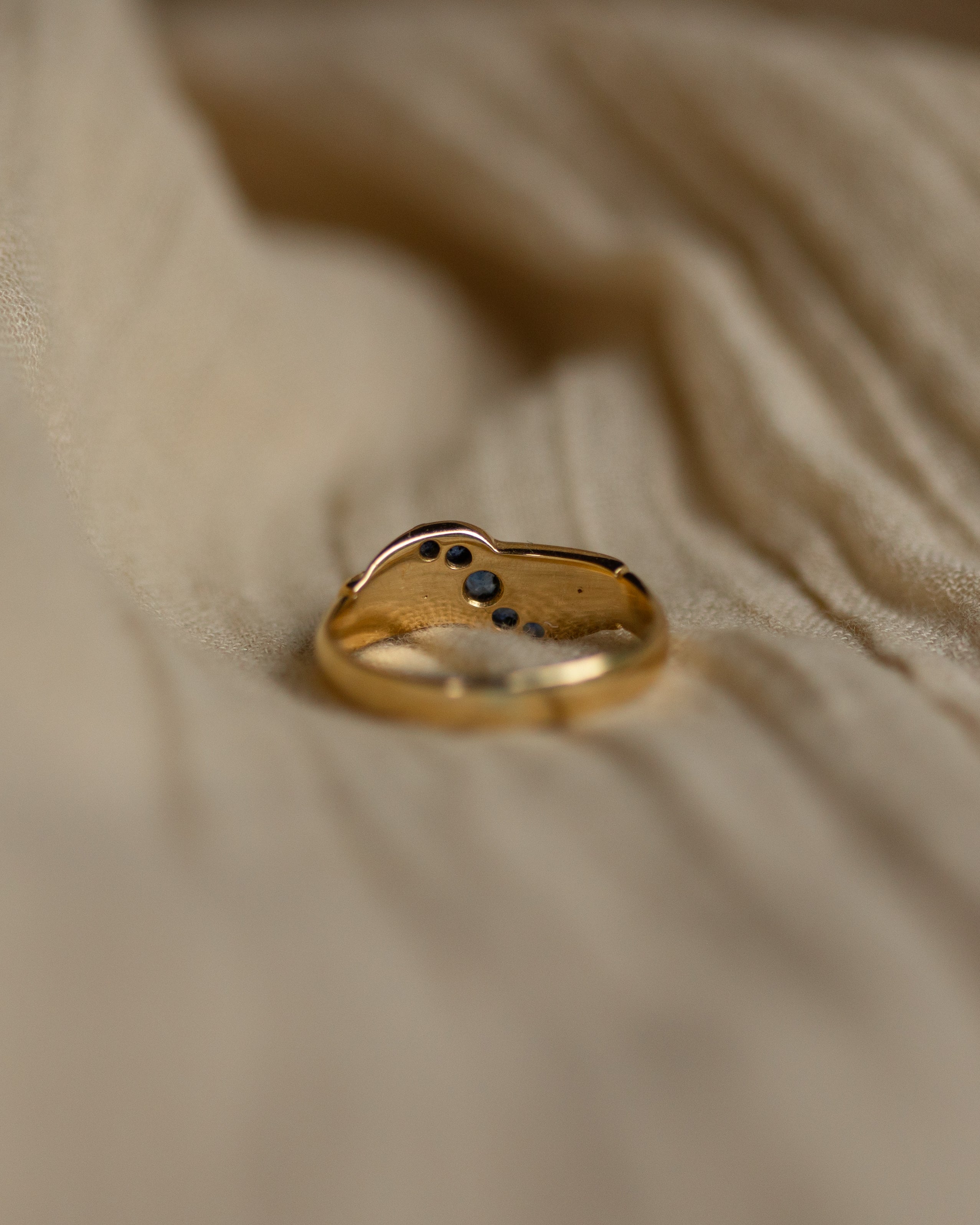 Dorothy Antique 9ct Gold Sapphire & Pearl Ring