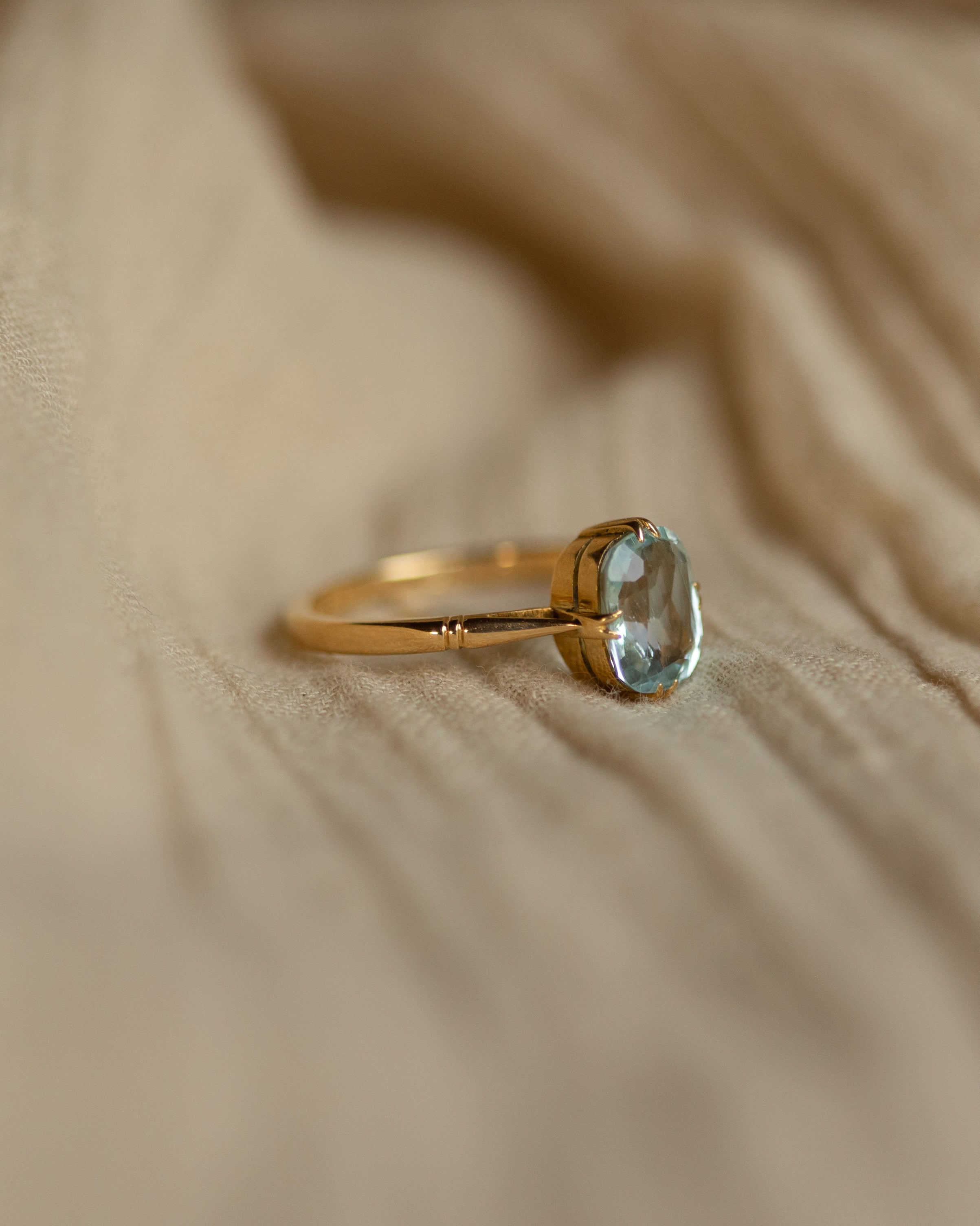 Mildred Vintage 18ct Gold Aquamarine Single Stone Ring