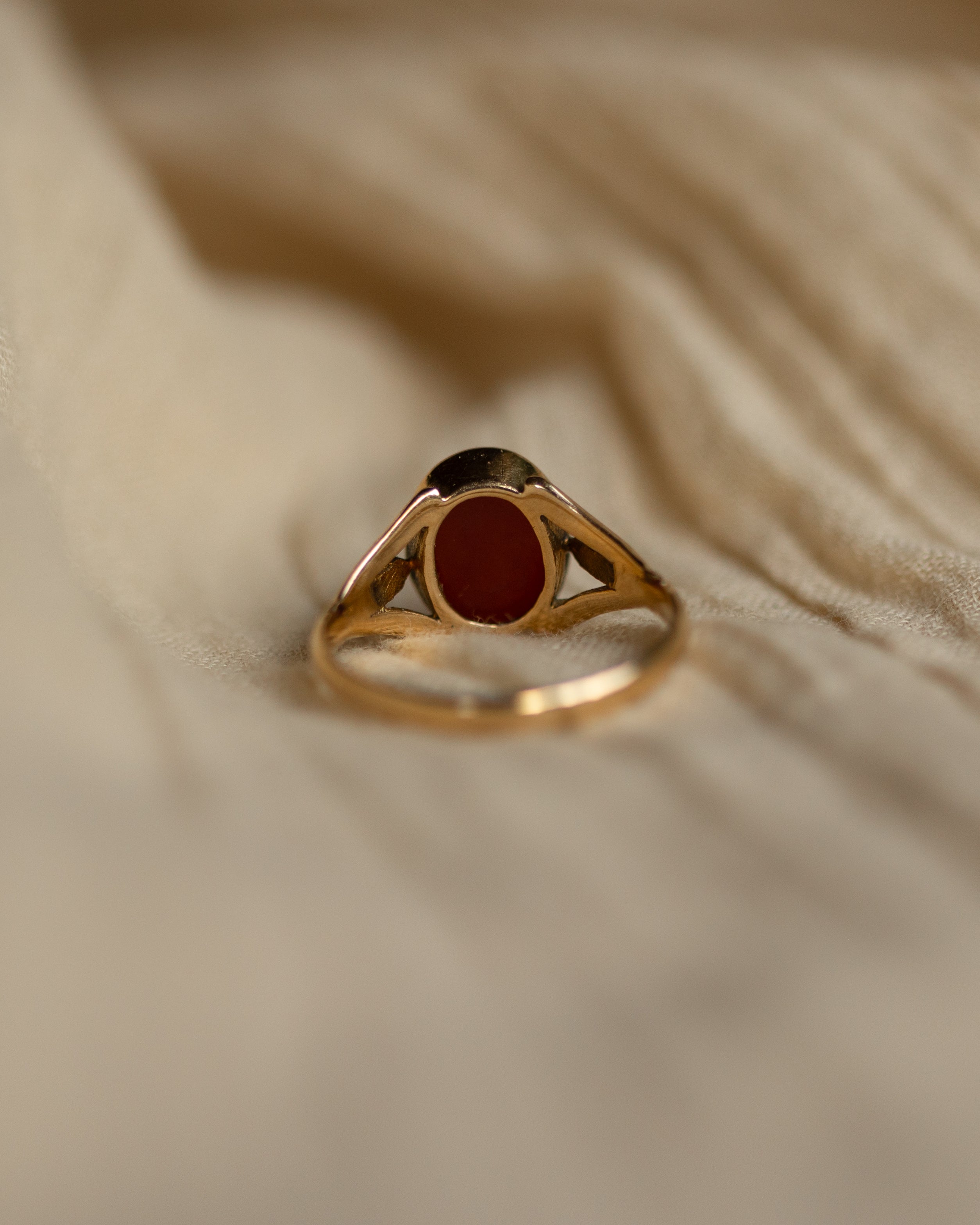 Gwyneth Vintage 9ct Gold Carnelian Signet Ring