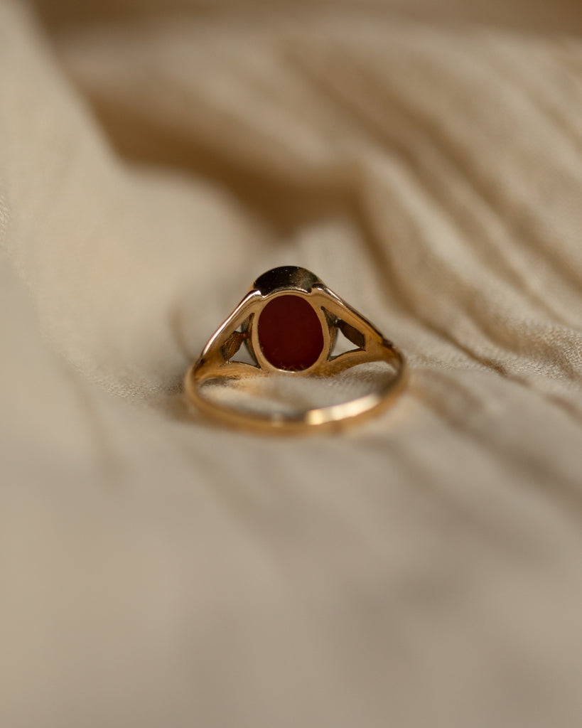 Gwyneth Vintage 9ct Gold Carnelian Signet Ring