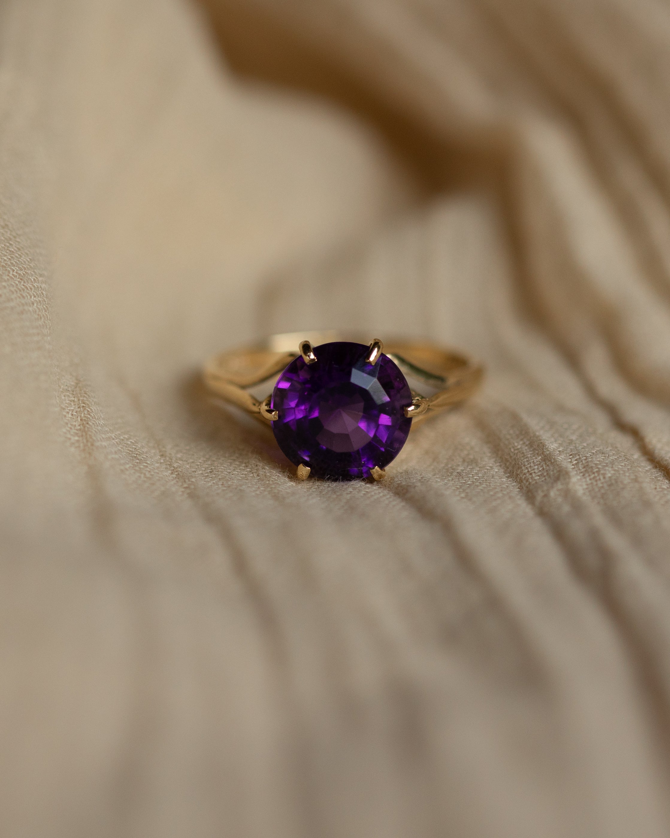 Mabel 1973 Vintage 9ct Gold Amethyst Single Stone Ring