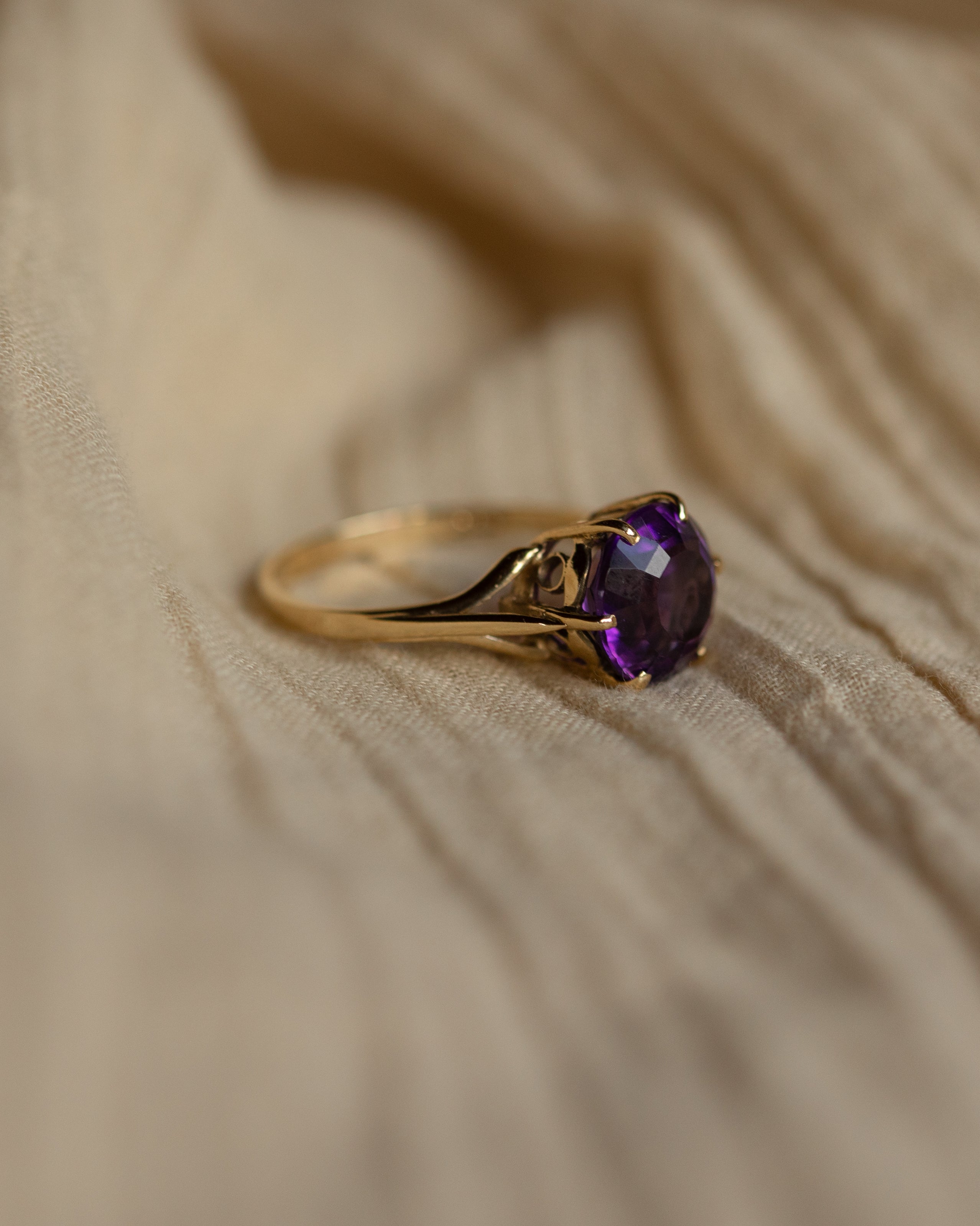 Mabel 1973 Vintage 9ct Gold Amethyst Single Stone Ring
