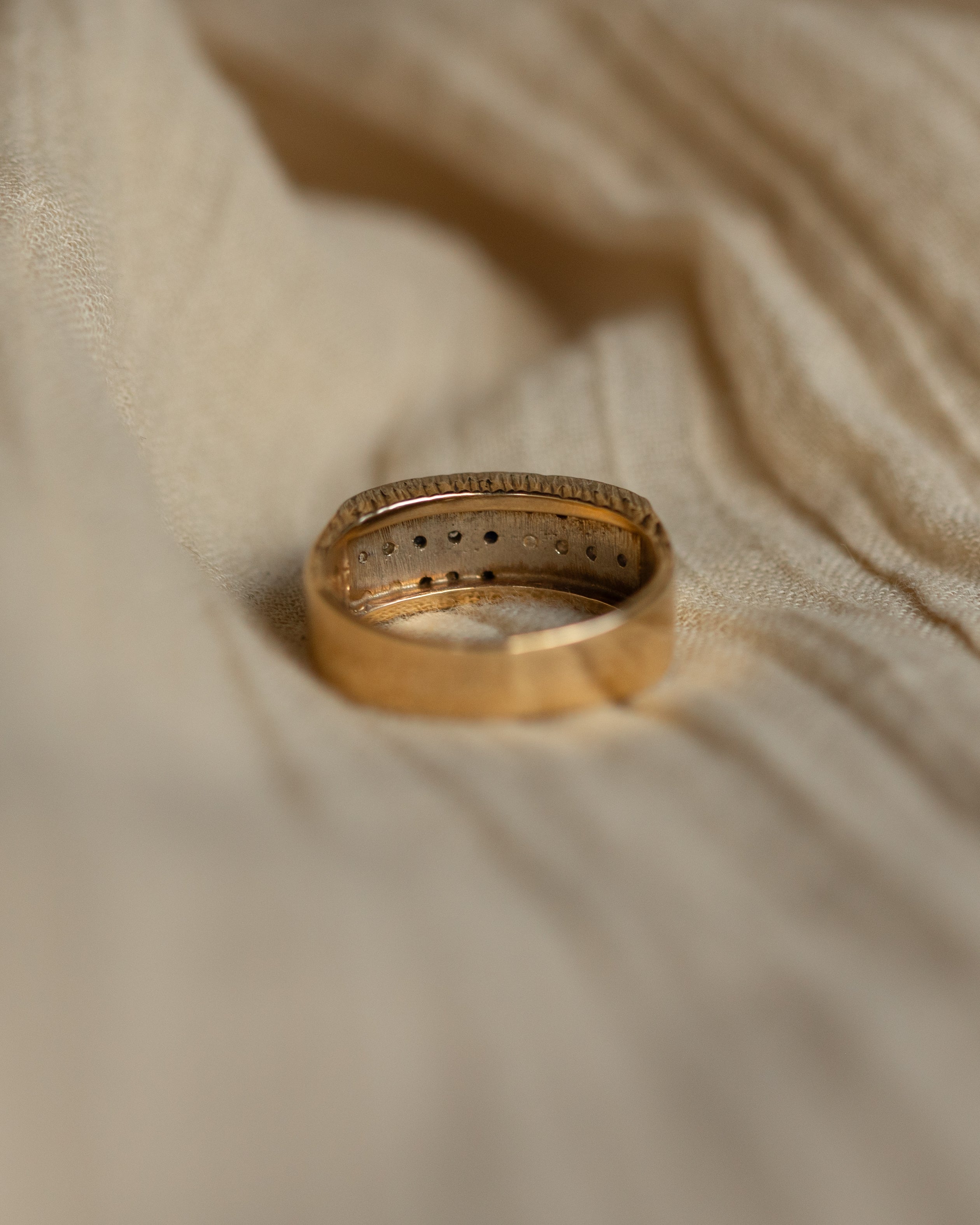 Nettie 1977 Vintage 9ct Gold Sapphire & Diamond Signet Ring