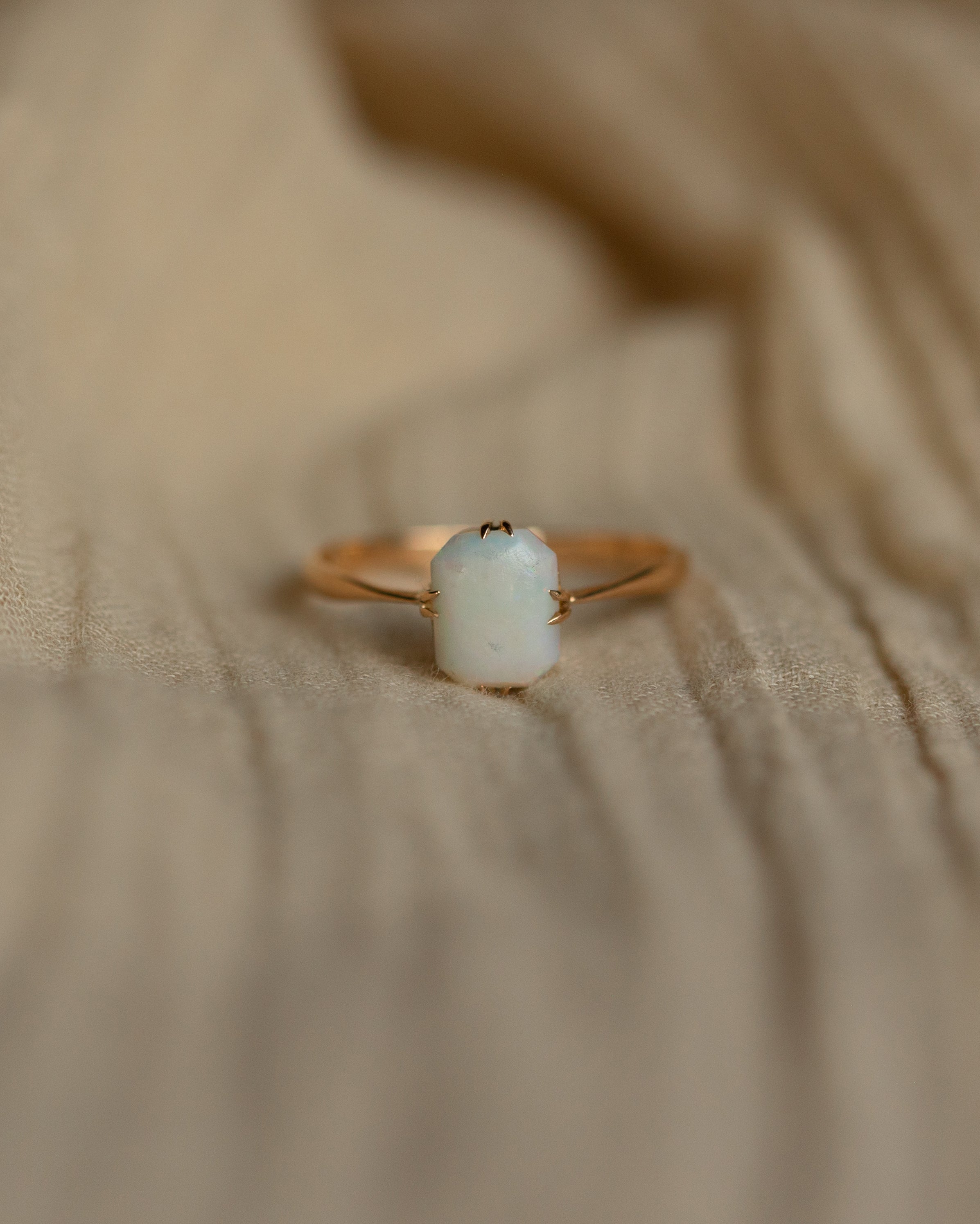 Leona Vintage 9ct Gold Opal Single Stone Ring