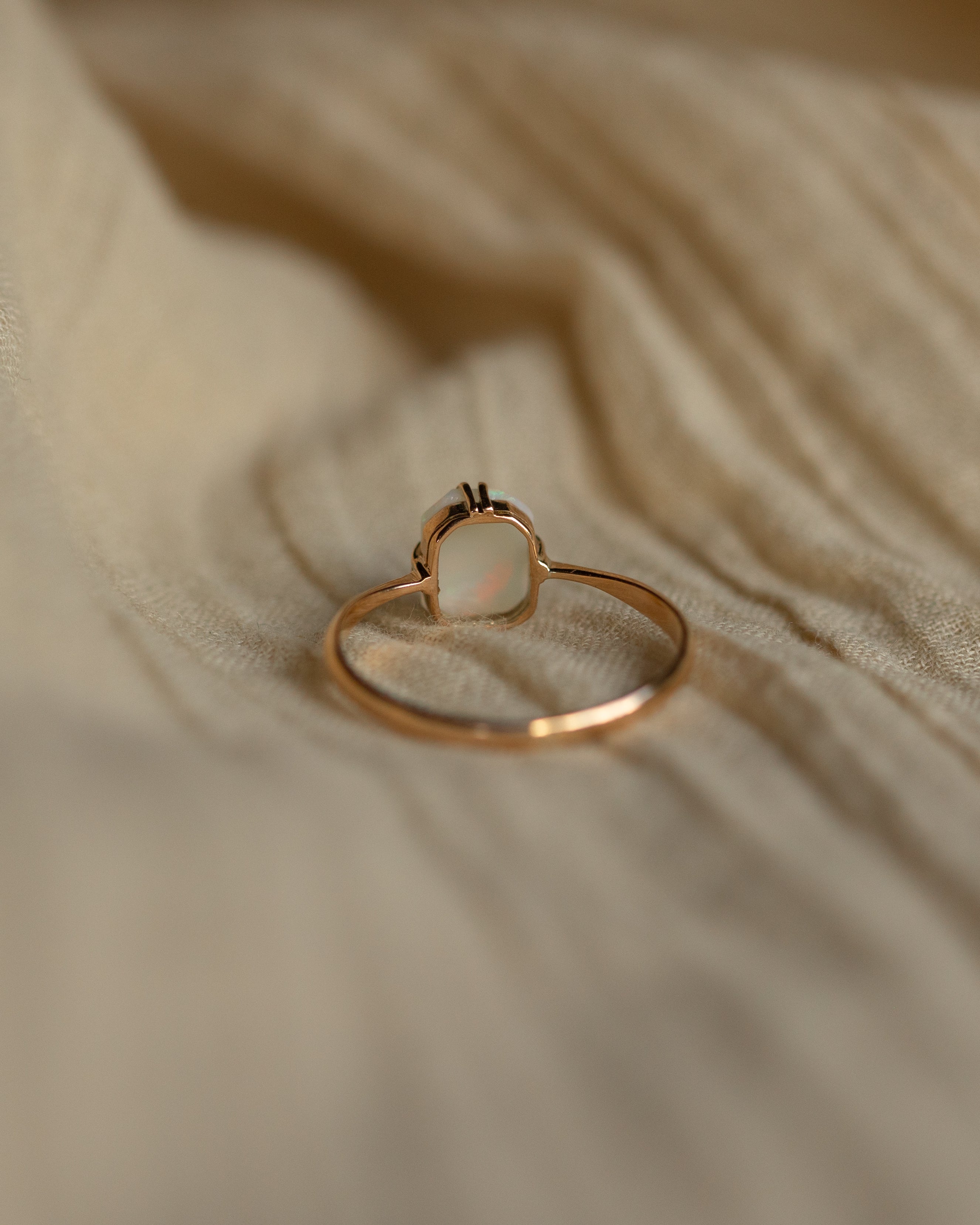 Leona Vintage 9ct Gold Opal Single Stone Ring