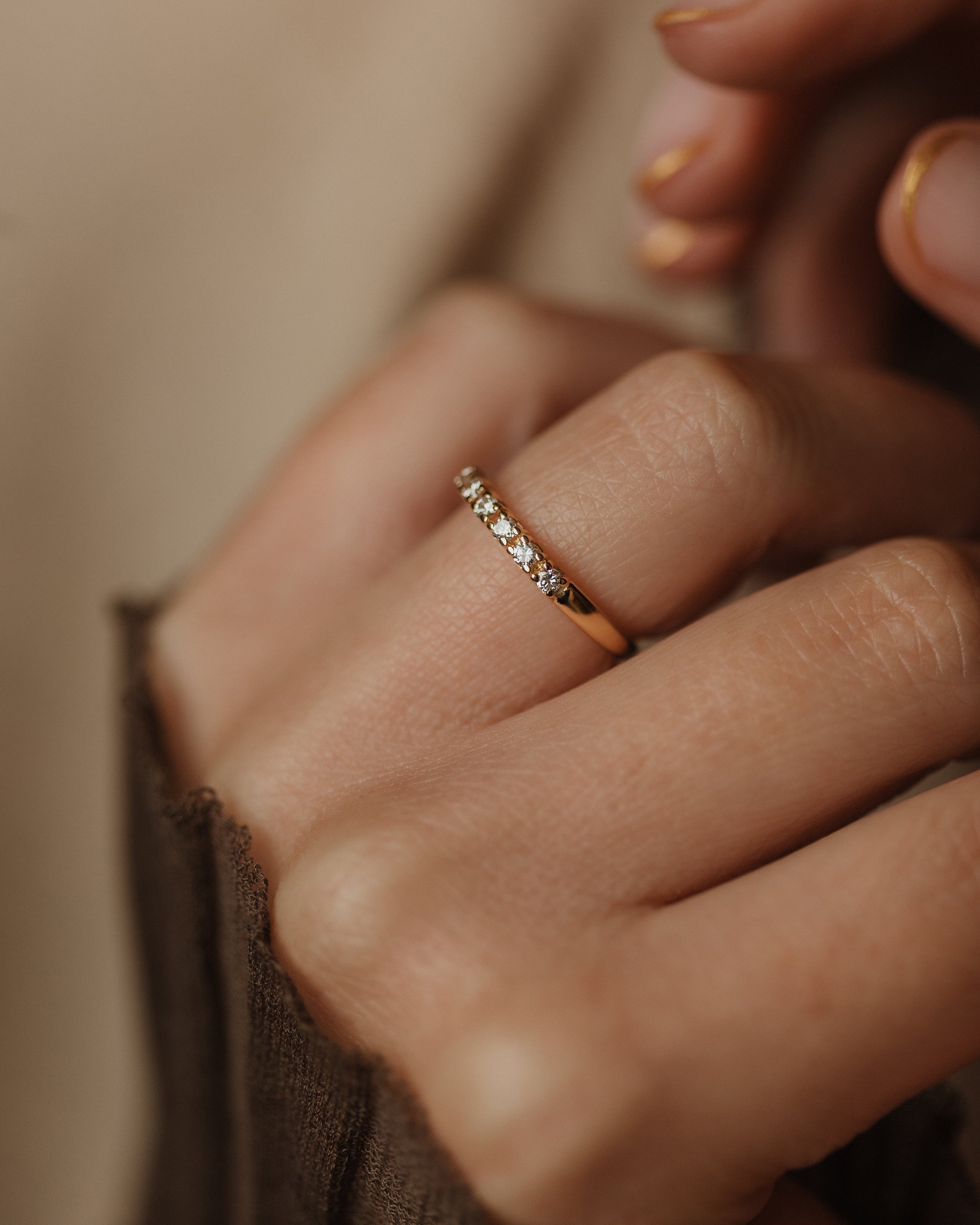 Isadora Vintage 18ct Gold Six Stone Diamond Ring