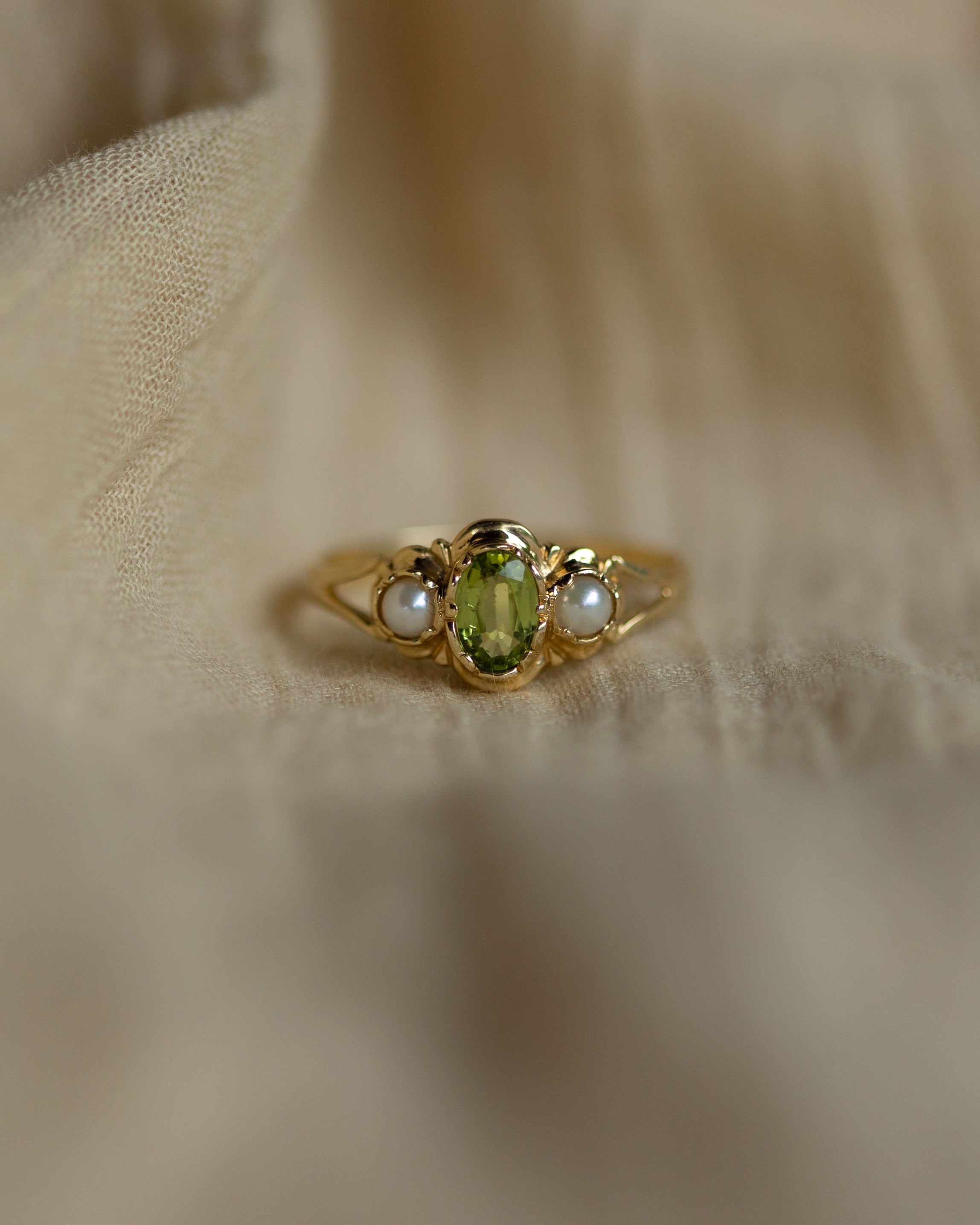 Image of Regina Vintage 9ct Gold Peridot & Pearl Trilogy Ring