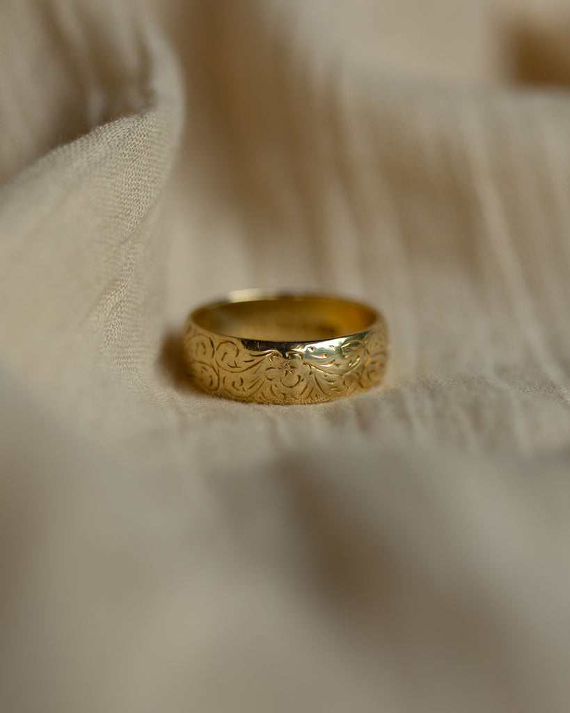 Rosemary 1977 Vintage 18ct Gold Floral Band Ring