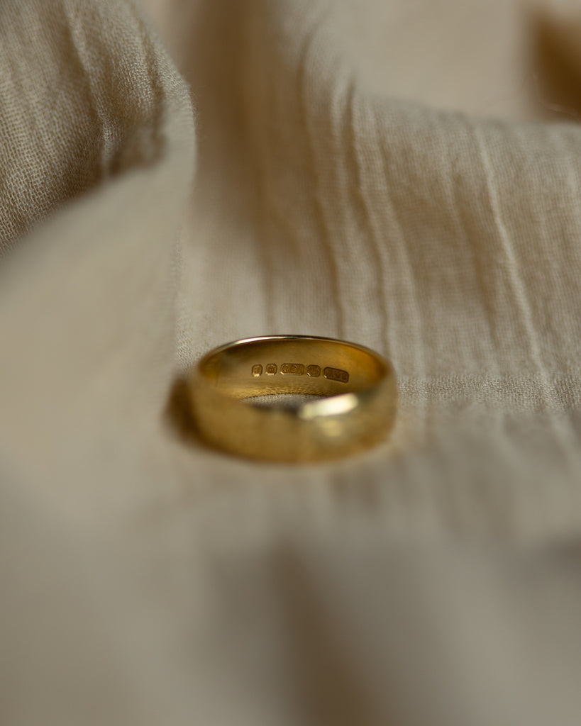 Rosemary 1977 Vintage 18ct Gold Floral Band Ring