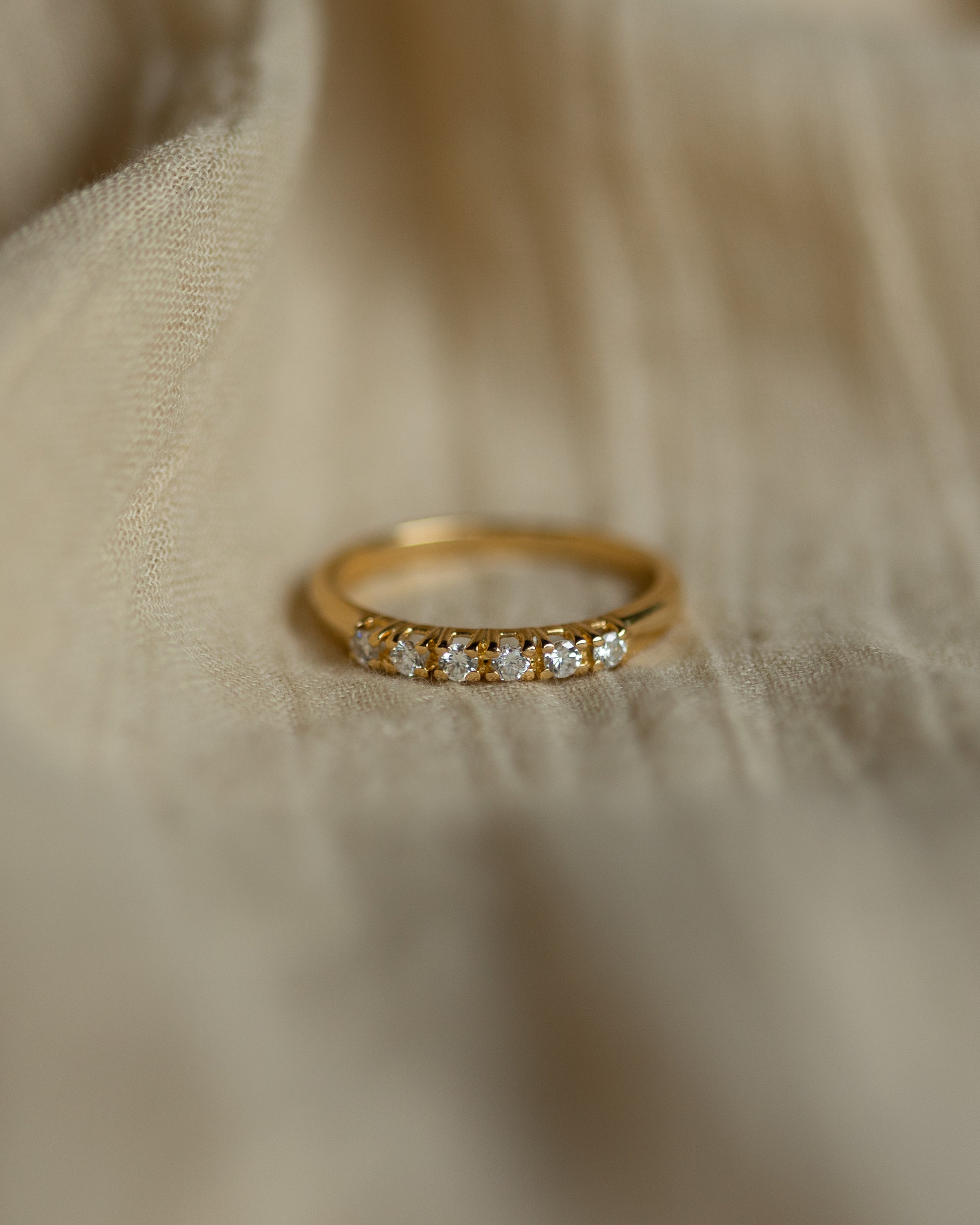 Image of Isadora Vintage 18ct Gold Six Stone Diamond Ring
