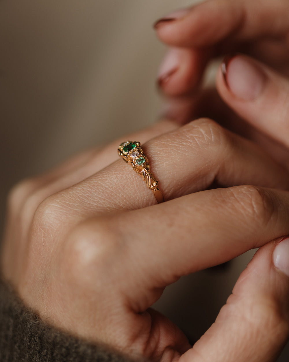 Inès Antique 18ct Gold Emerald & Diamond Five Stone Ring