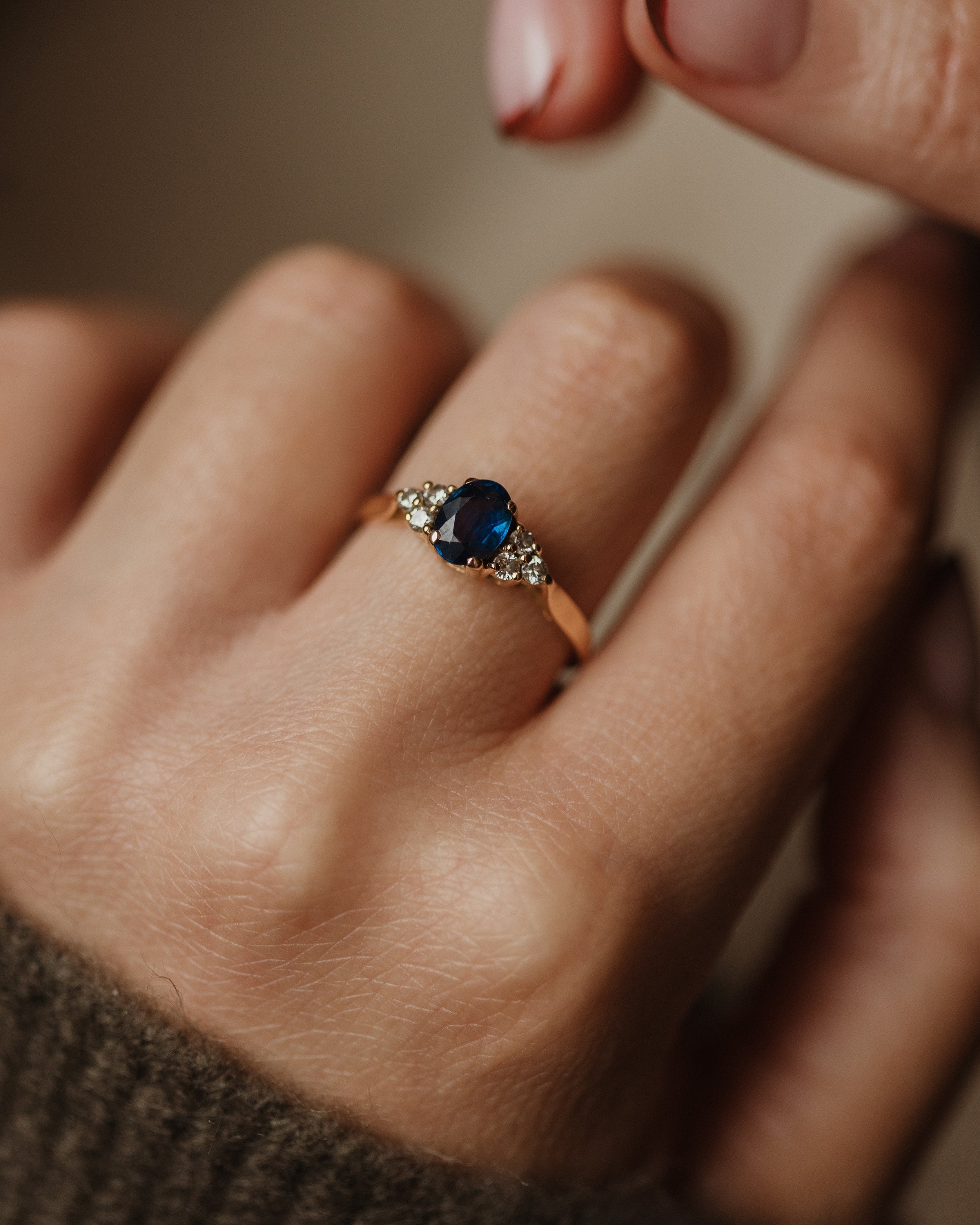 Image of Vivienne Vintage 18ct Gold Sapphire & Diamond Seven Stone Ring