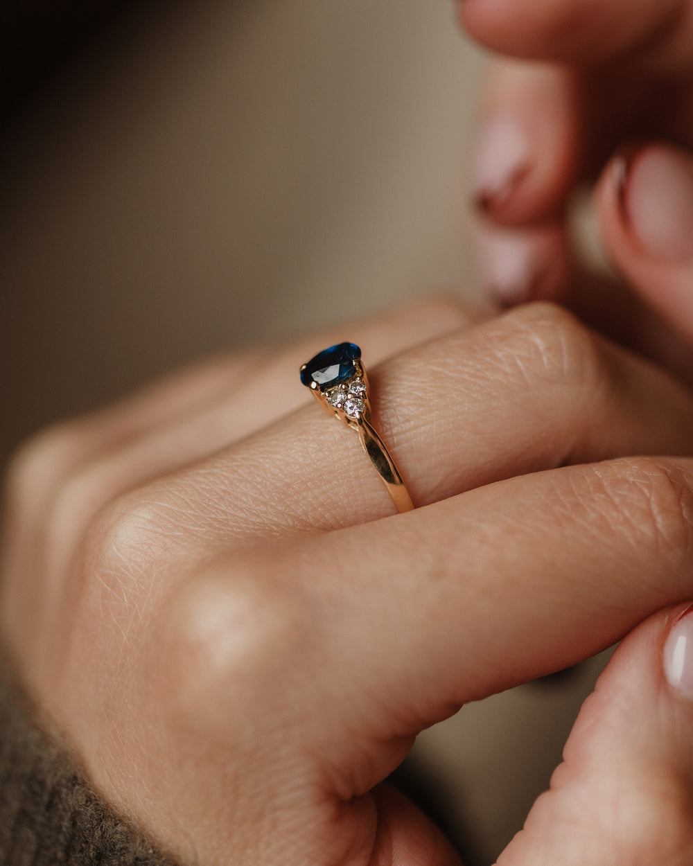Vivienne Vintage 18ct Gold Sapphire & Diamond Seven Stone Ring