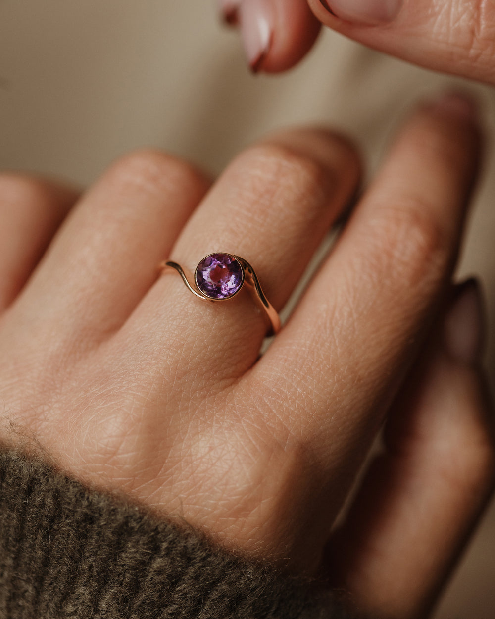 Elsie Antique 14ct Gold Amethyst Single Stone Twist Ring