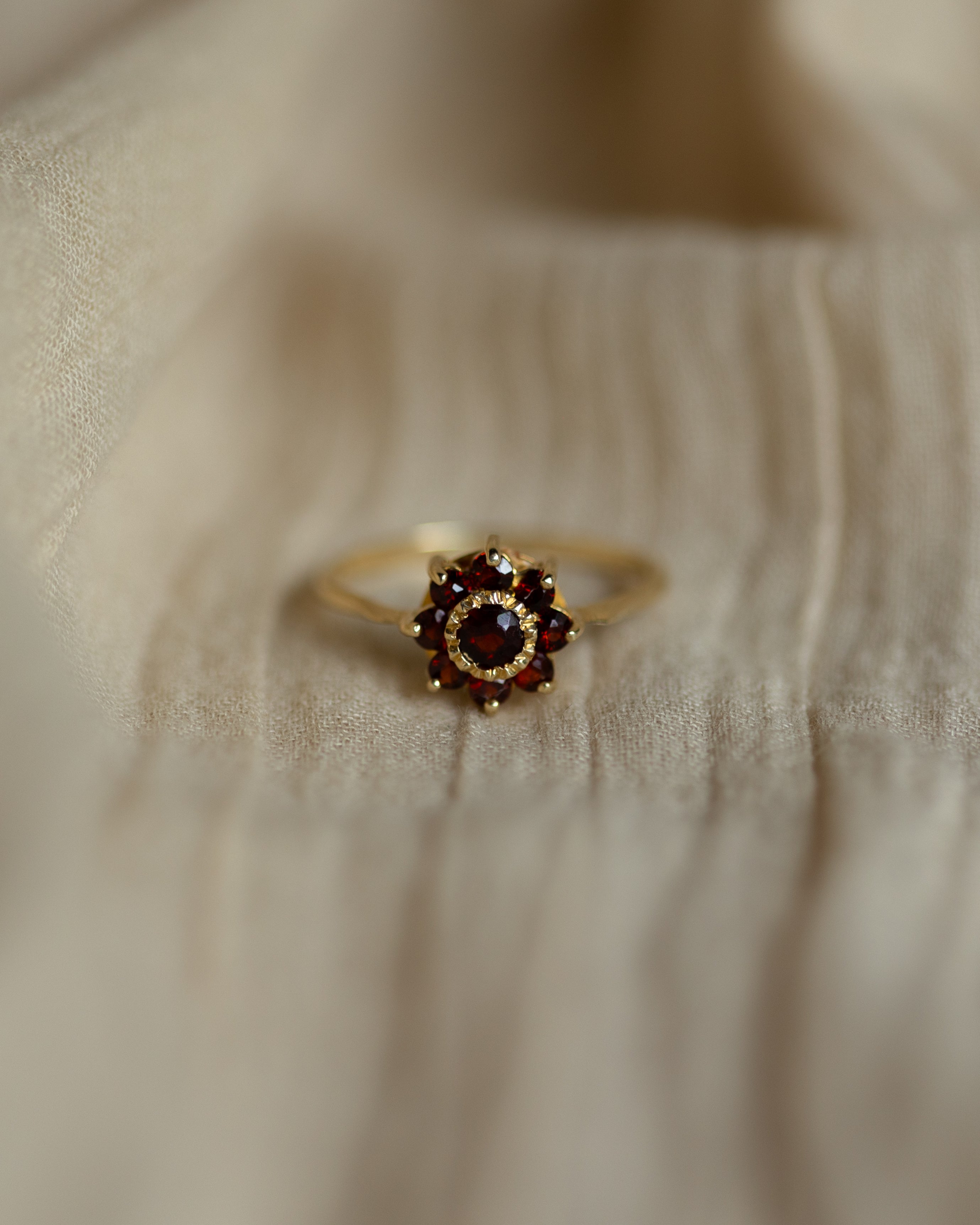 Edie 1975 Vintage 9ct Gold Garnet Cluster Ring