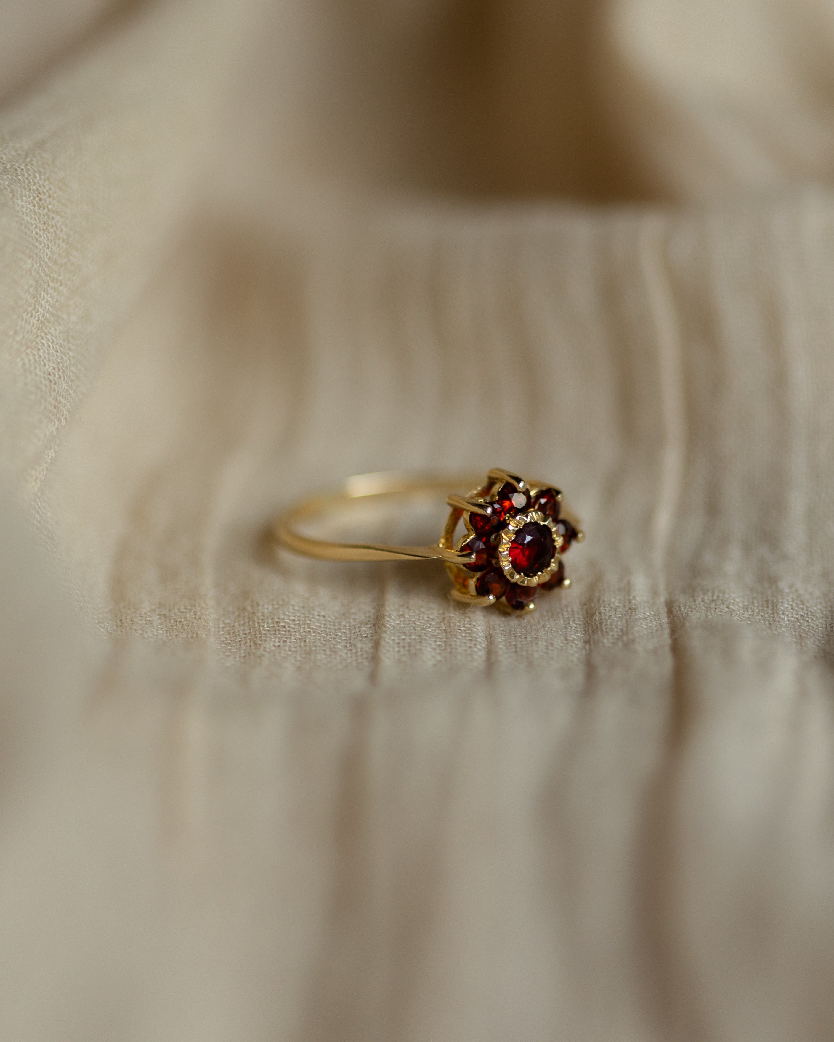 Edie 1975 Vintage 9ct Gold Garnet Cluster Ring