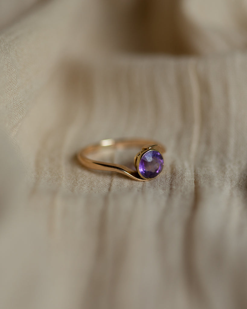 Elsie Antique 14ct Gold Amethyst Single Stone Twist Ring