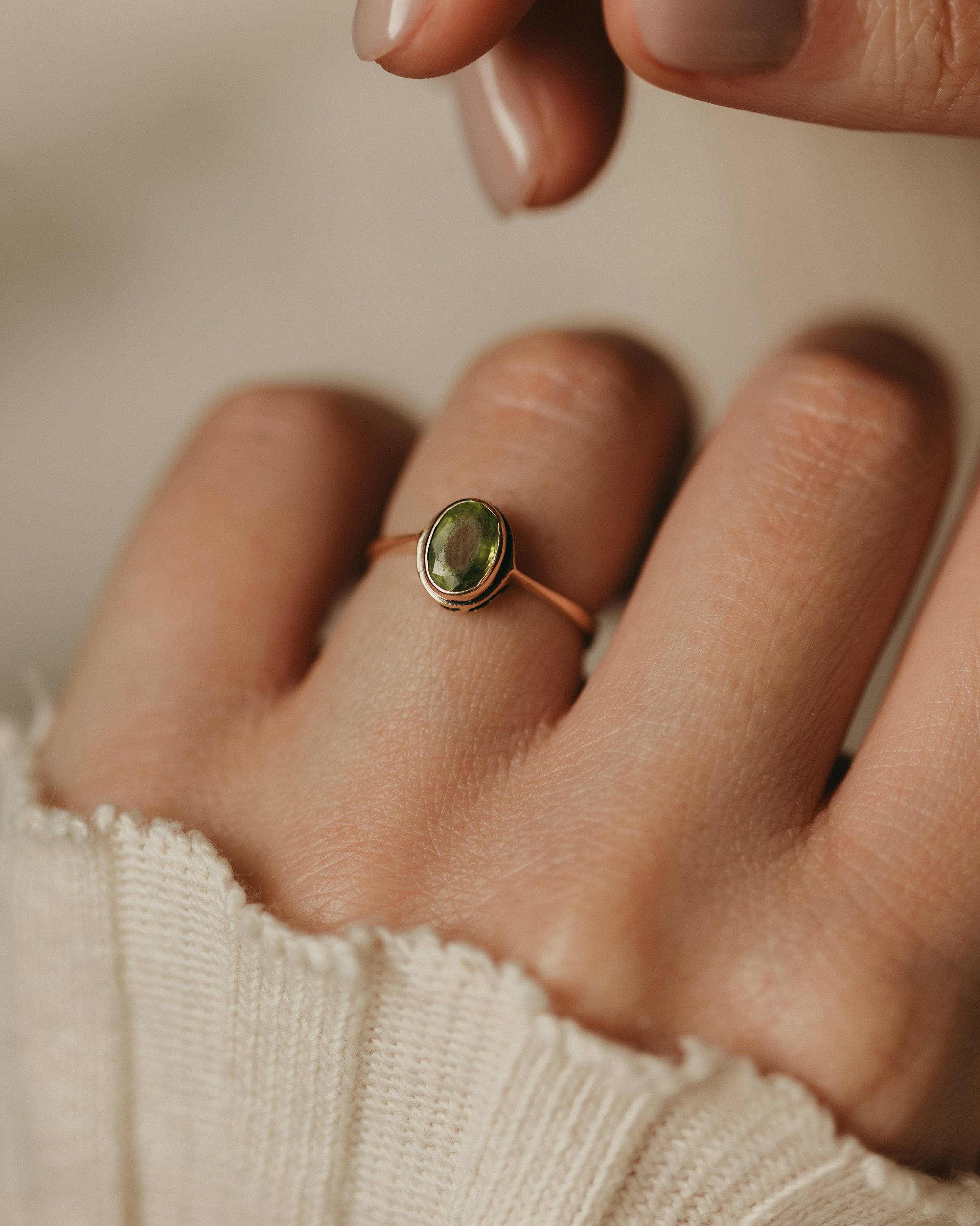 Image of Renata 1983 Vintage 9ct Gold Peridot Single Stone Ring