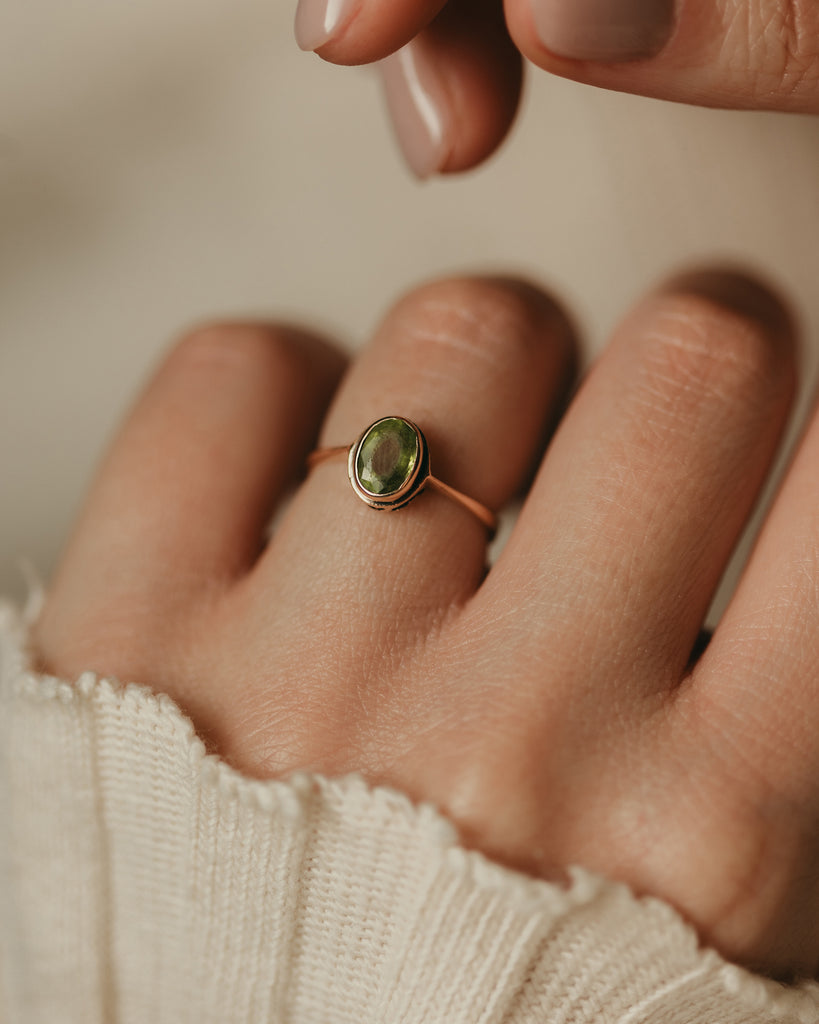 Renata 1983 Vintage 9ct Gold Peridot Single Stone Ring