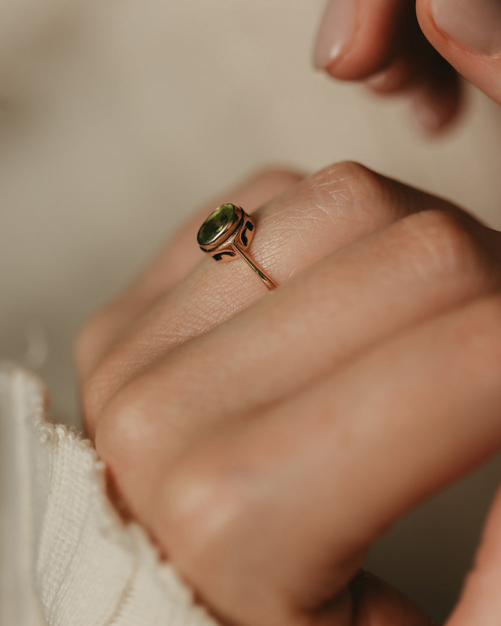 Renata 1983 Vintage 9ct Gold Peridot Single Stone Ring
