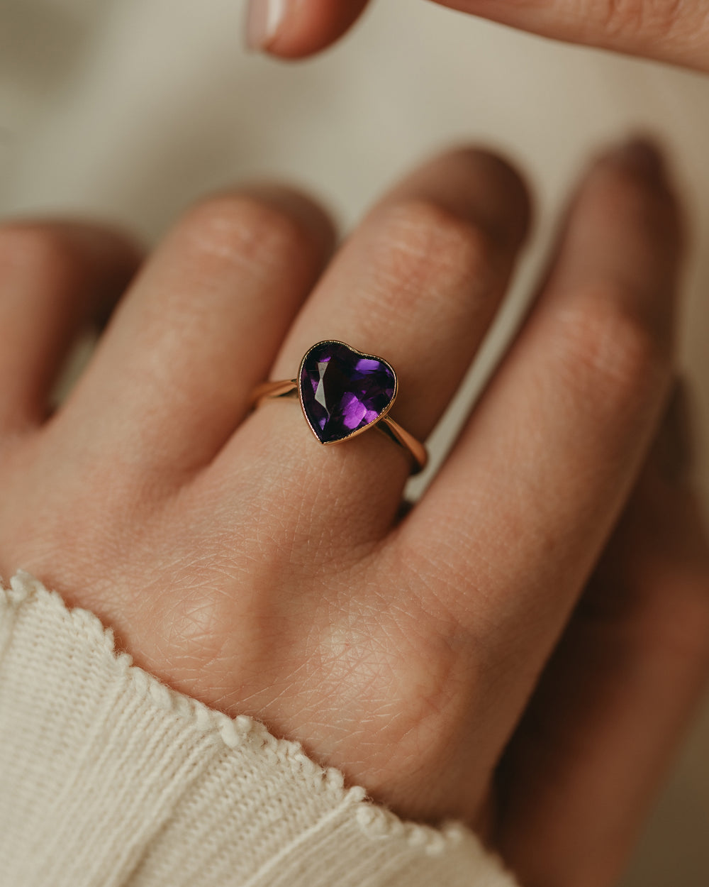 Ioana Vintage 9ct Gold Heart Shaped Amethyst Ring