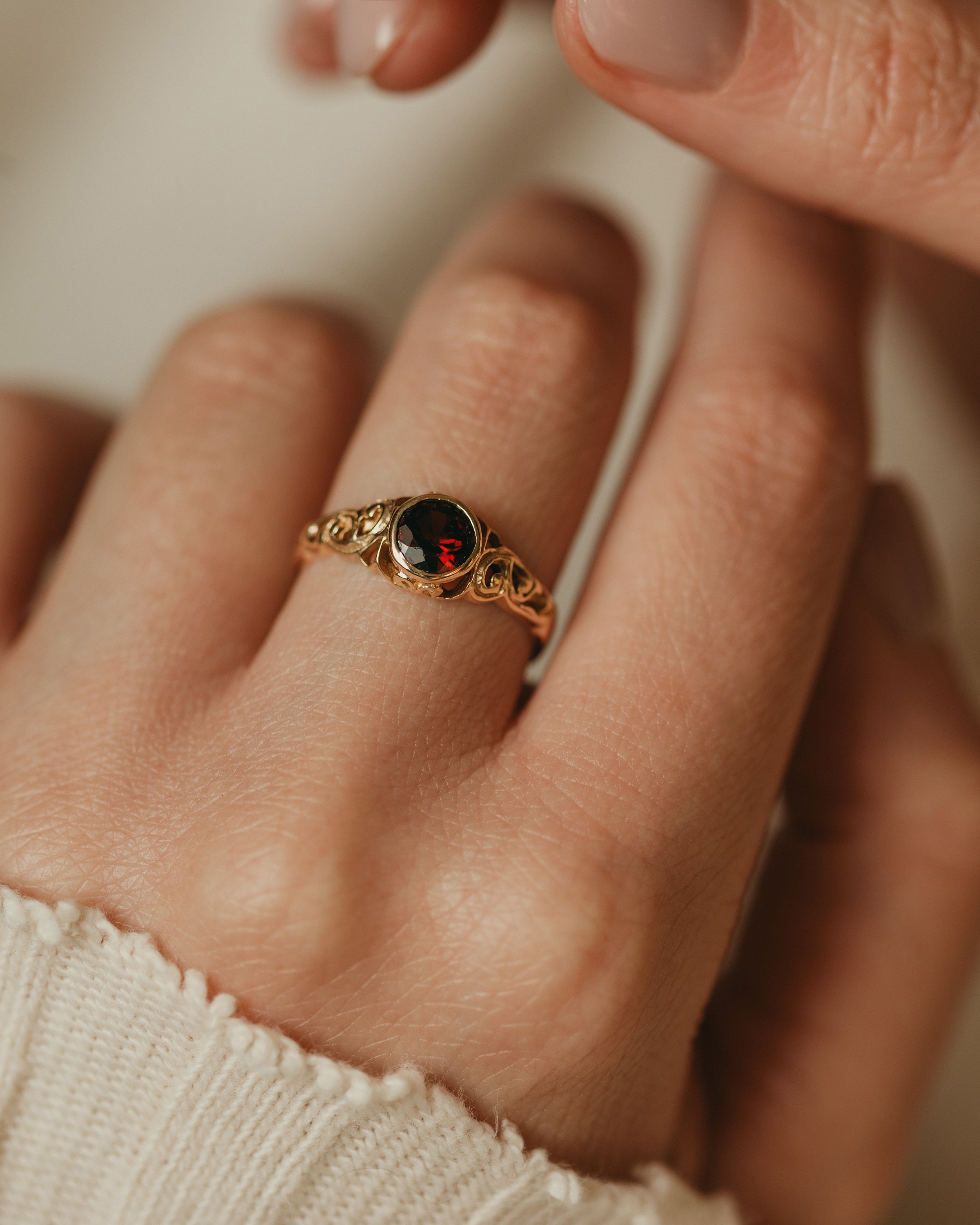 Image of Mara Vintage 9ct Gold Garnet Single Stone Ring