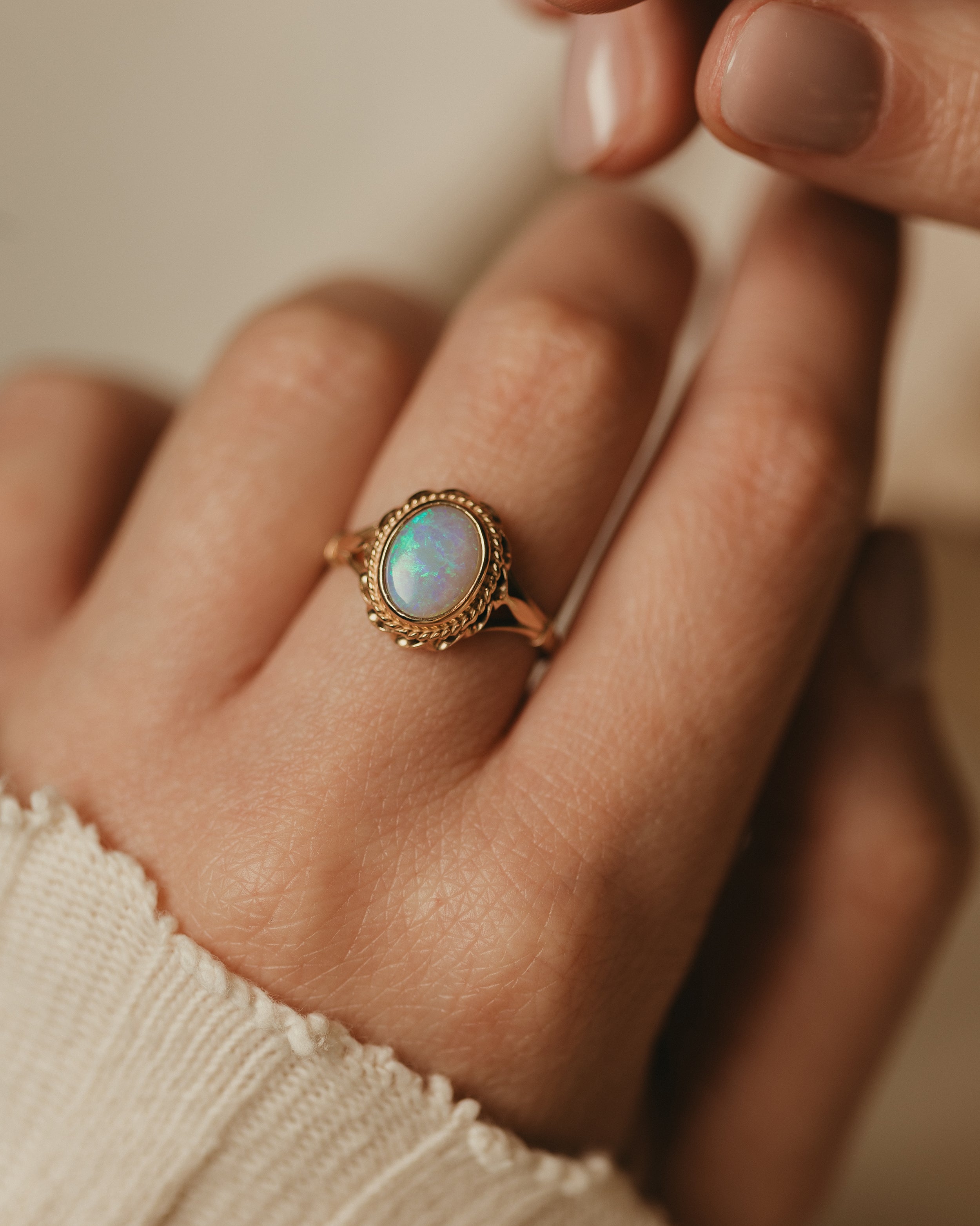 Isla Vintage 9ct Gold Opal Single Stone Ring