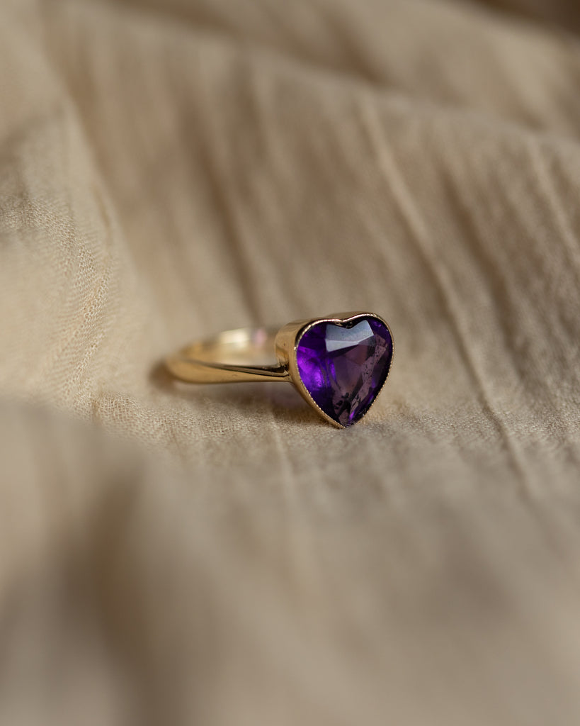 Ioana Vintage 9ct Gold Heart Shaped Amethyst Ring