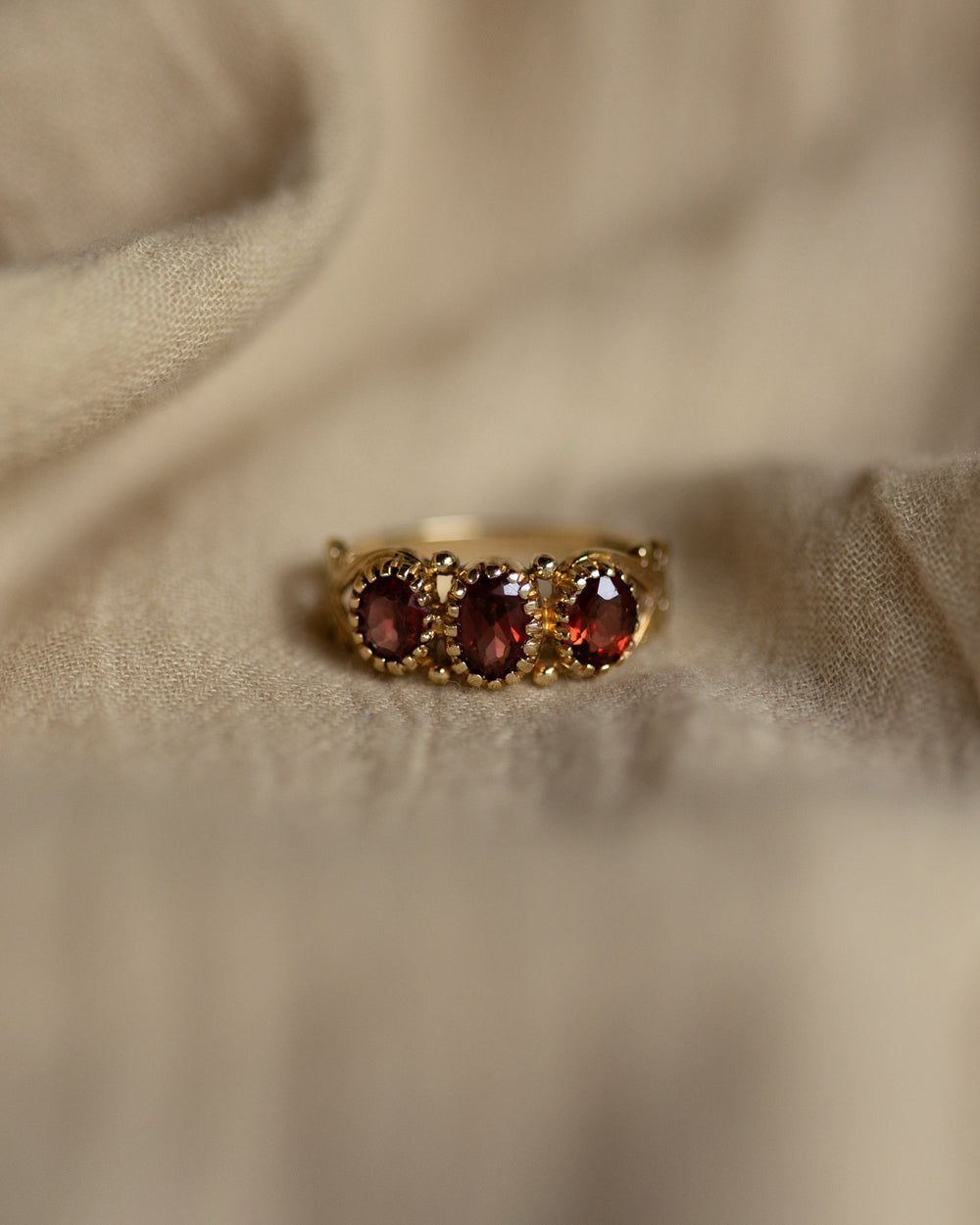 Ginny 1994 Vintage 9ct Gold Garnet Trilogy Ring