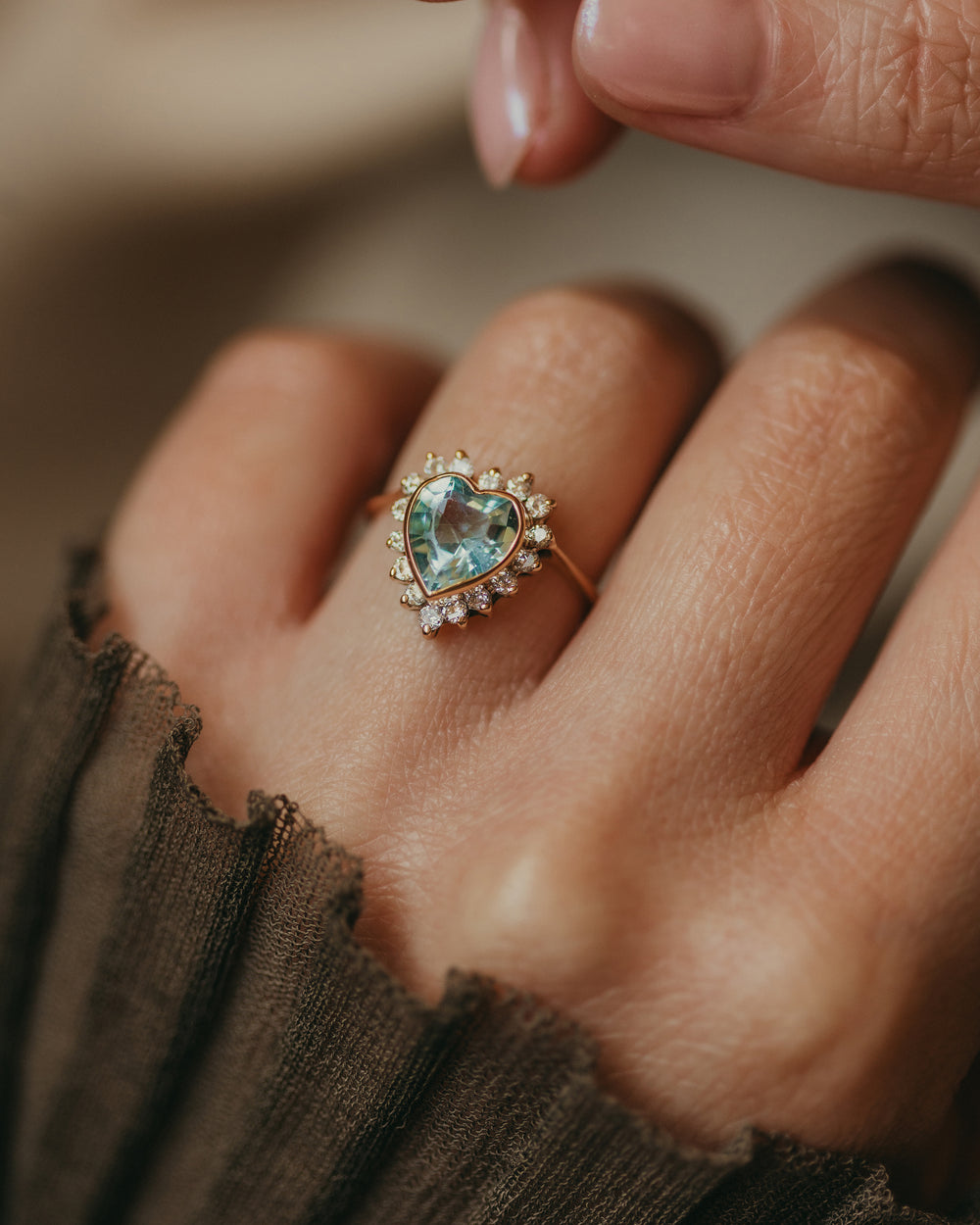 Rosamund 1987 Vintage 9ct Gold Aquamarine & Diamond Heart Cluster Ring
