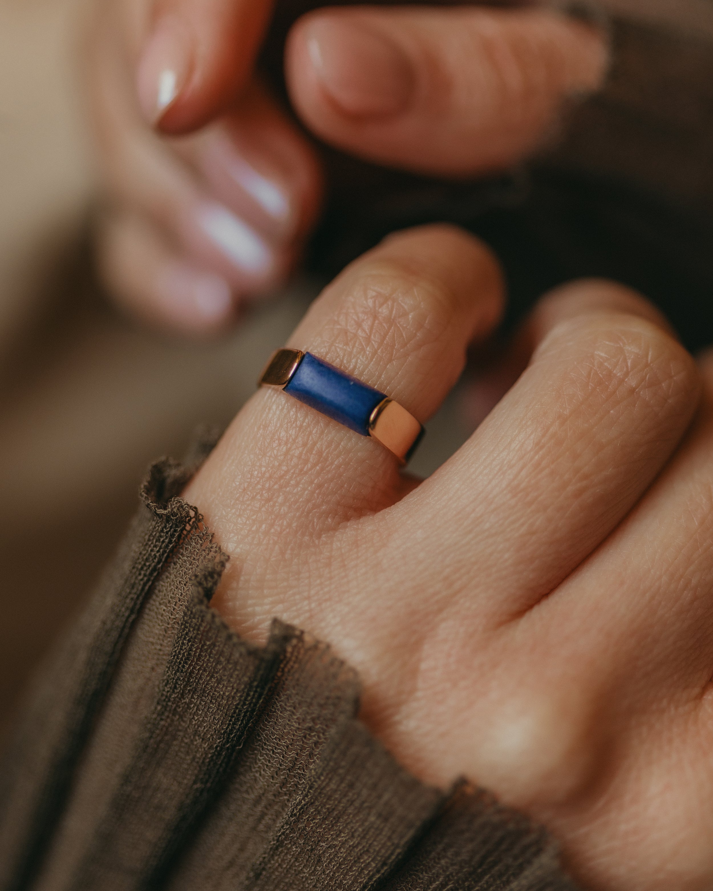 Image of Goldie 1973 Vintage 9ct Gold Lapis Lazuli Single Stone Ring