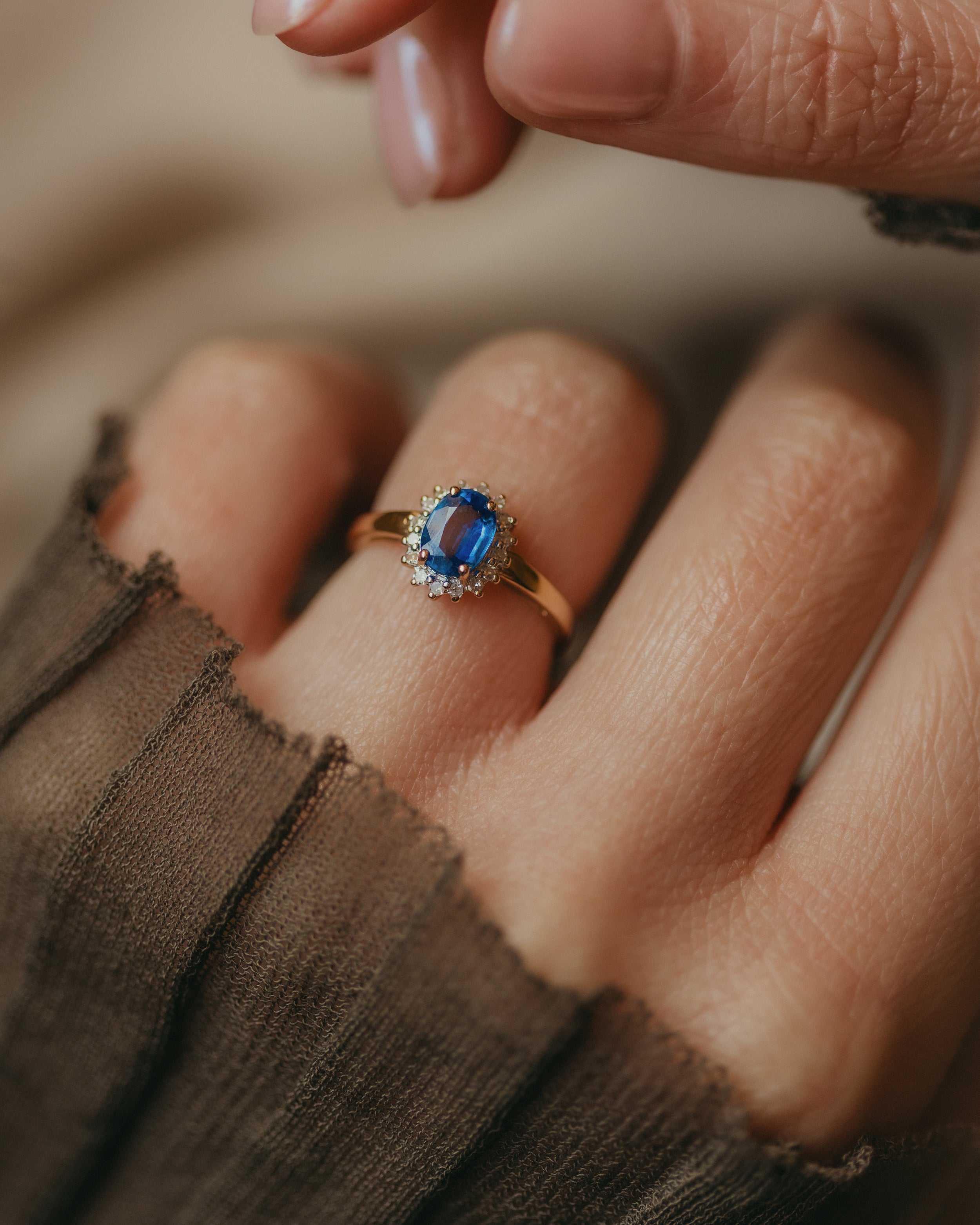 Image of Hester Vintage 9ct Gold Sapphire & Diamond Cluster Ring