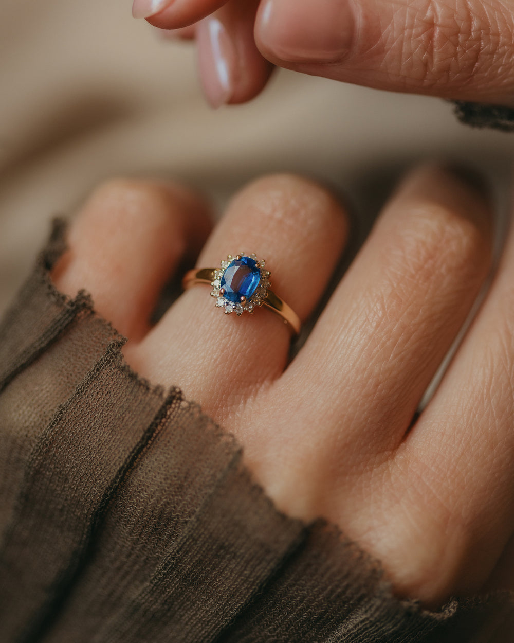 Hester Vintage 9ct Gold Sapphire & Diamond Cluster Ring