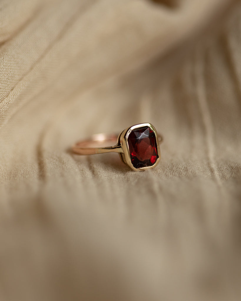 Ophelia Antique 9ct Gold Garnet Single Stone Ring